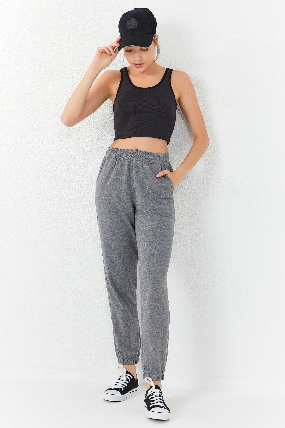 Image of Füme Basic Sıfır Kol Dar Kalıp U Yaka Kadın Crop Top Atlet - 97160