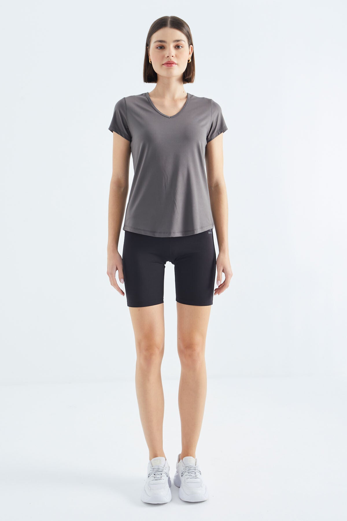 Image of Gri Basic Kısa Kol Standart Kalıp V Yaka Kadın T-Shirt - 97145