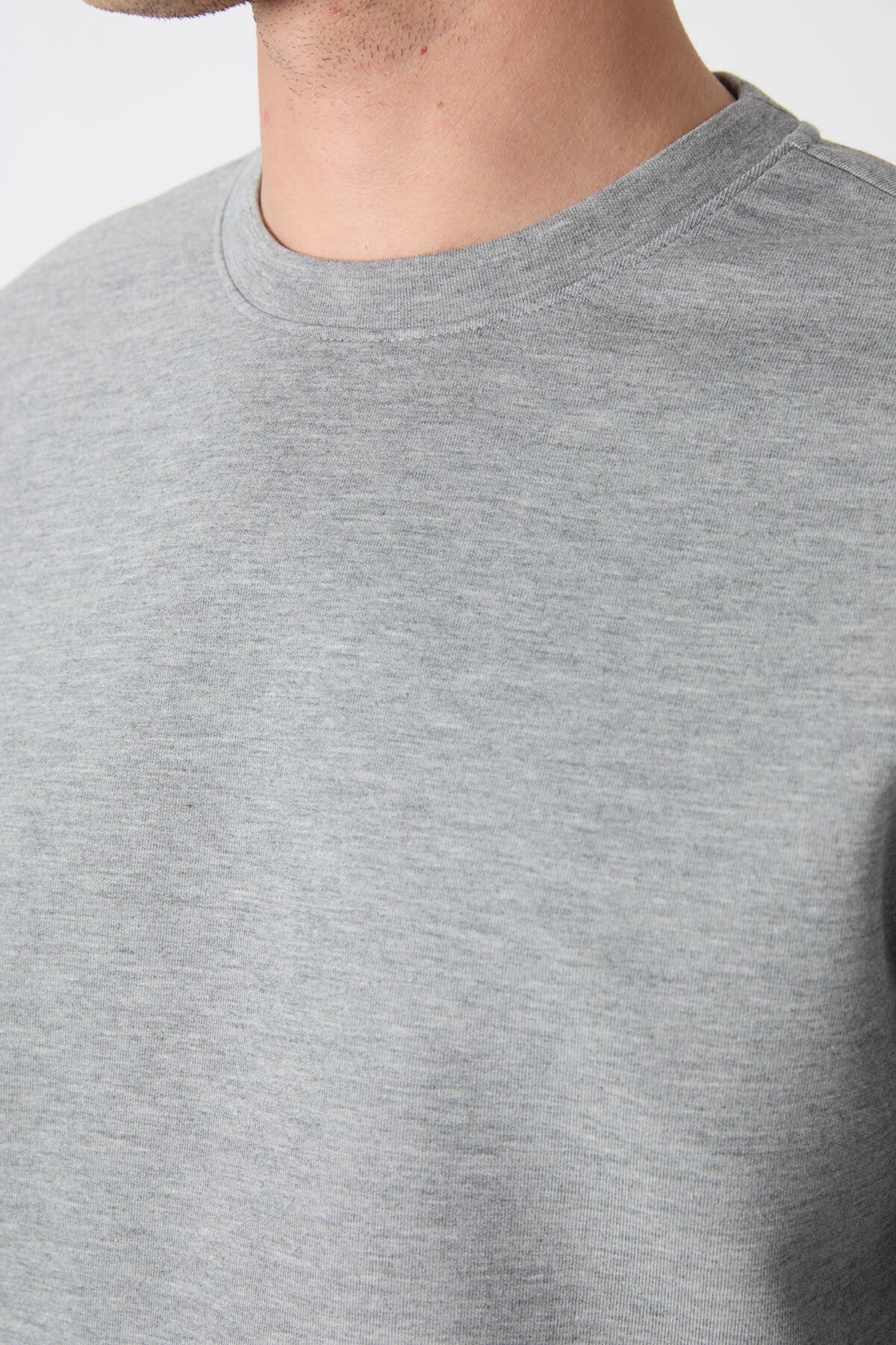 Image of Gri Melanj Basic O Yaka Rahat Form Erkek Sweatshirt - 88053