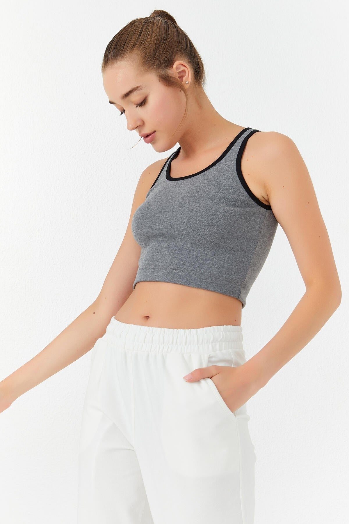 Image of Gri Melanj Basic Sıfır Kol Dar Kalıp U Yaka Kadın Crop Top Atlet - 97162