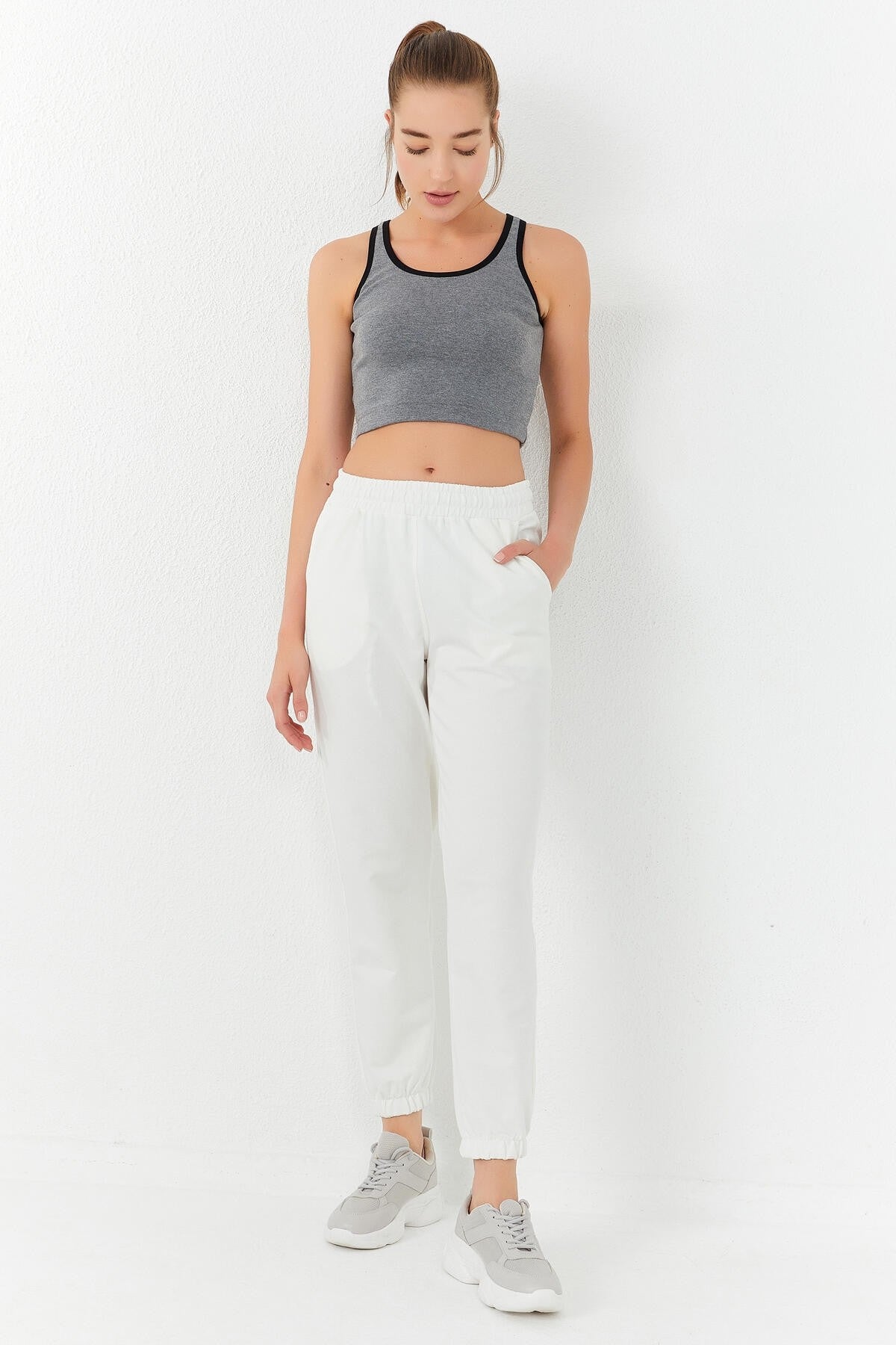 Image of Gri Melanj Basic Sıfır Kol Dar Kalıp U Yaka Kadın Crop Top Atlet - 97162