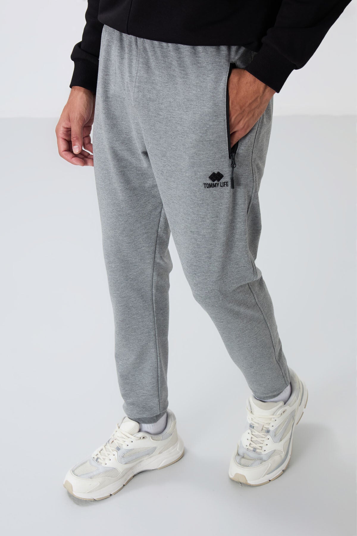 Image of Gri Melanj Fermuar Cepli Standart Kalıp Jogger Erkek Eşofman Alt - 84651