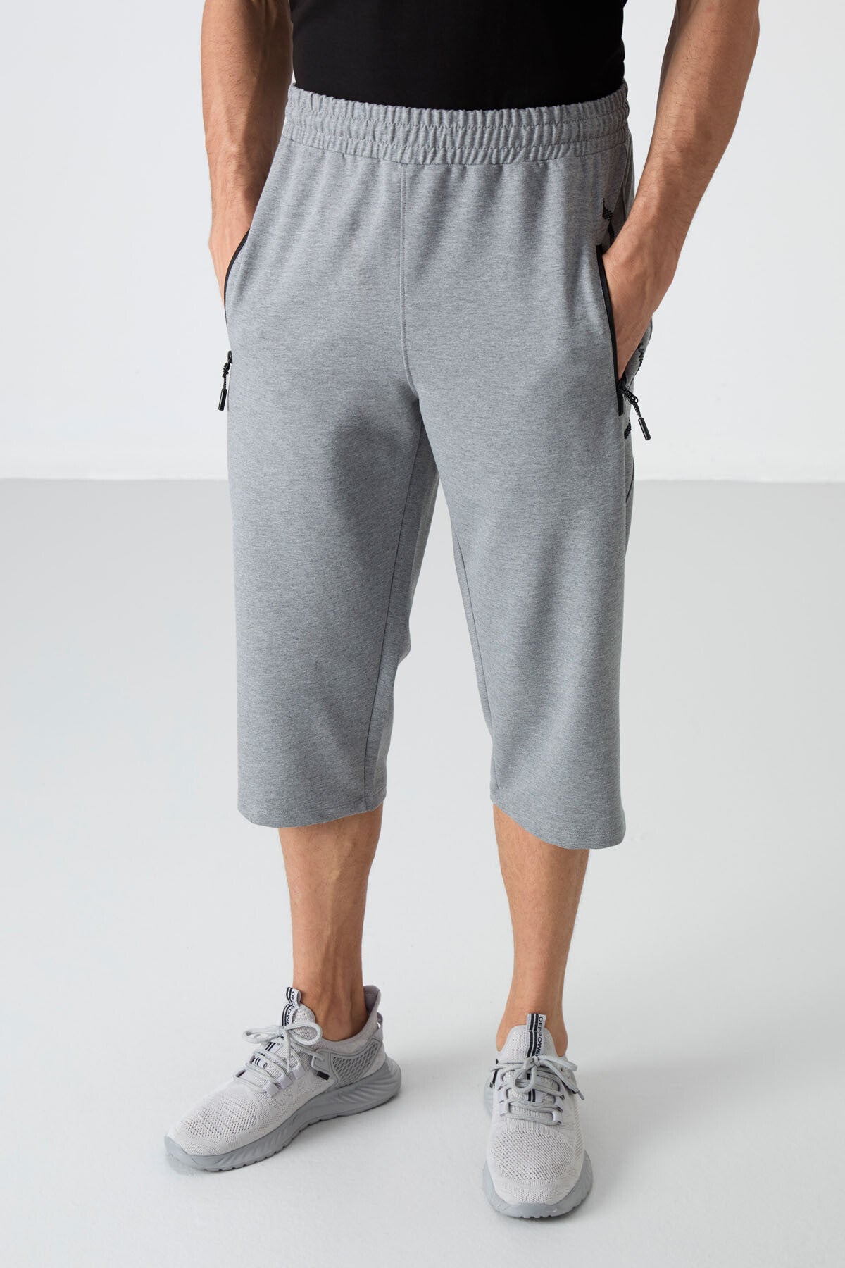 Image of Pantaloni Capri bărbătești gri melanj cu fermoar, croială standard, model clasic - 83091