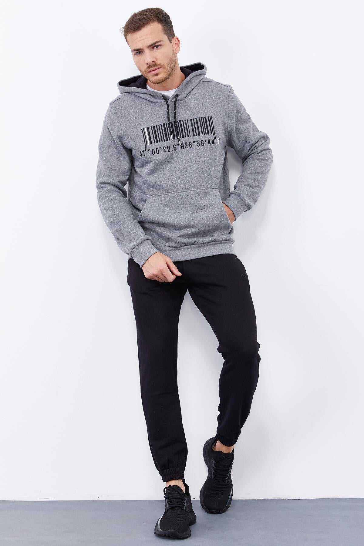 Image of Gri Melanj Nakışlı Kanguru Cep Standart Kalıp Kapüşonlu Erkek Sweatshirt - 87839