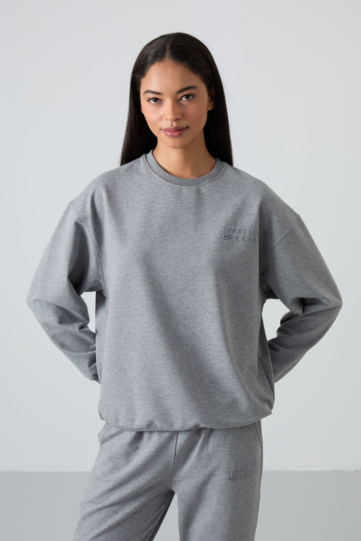 Image of Trening gri melanj pentru femei, din bumbac, cu guler rotund, supradimensionat, cu tiv elastic - 95287
