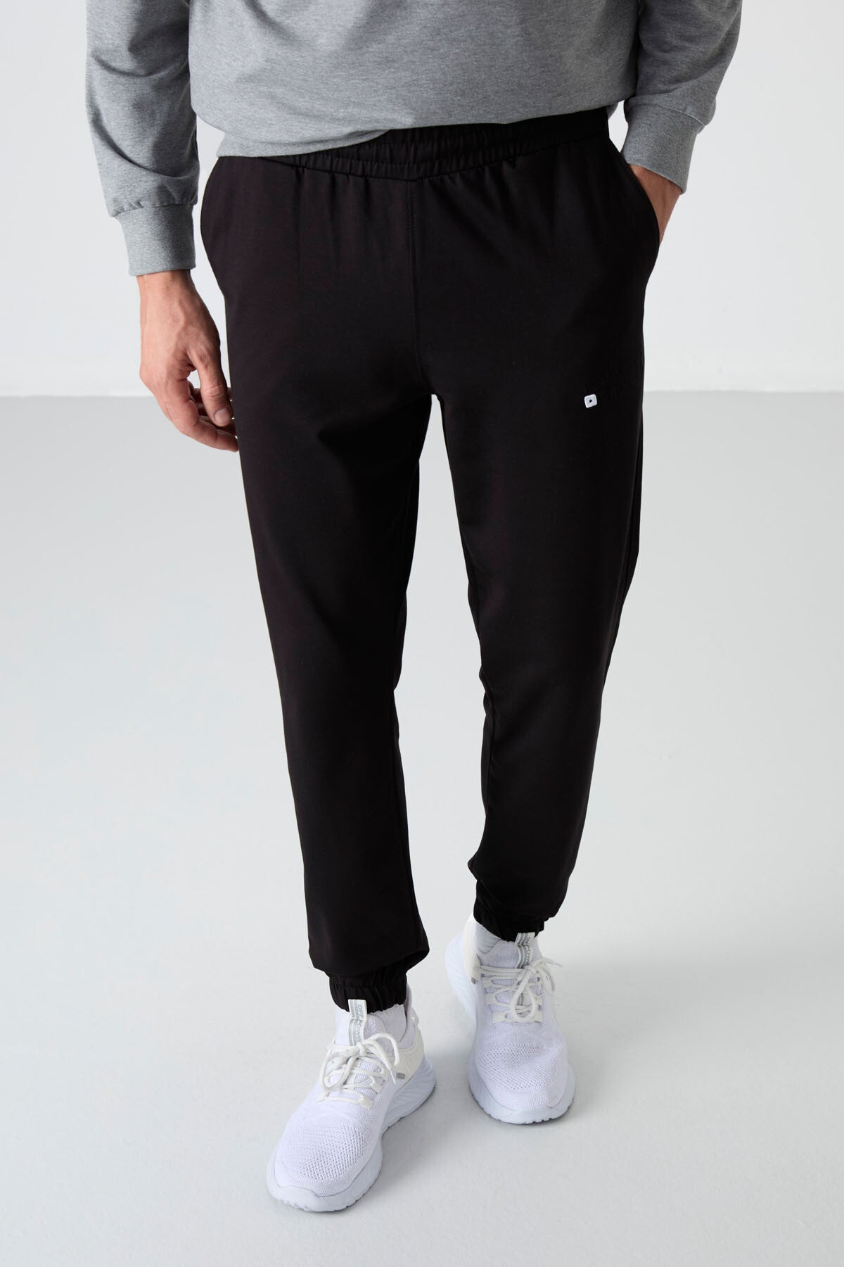 Image of Gri Melanj - Siyah Casual O Yaka Lastik Paça Pamuklu Erkek Oversize Eşofman Takımı - 85120