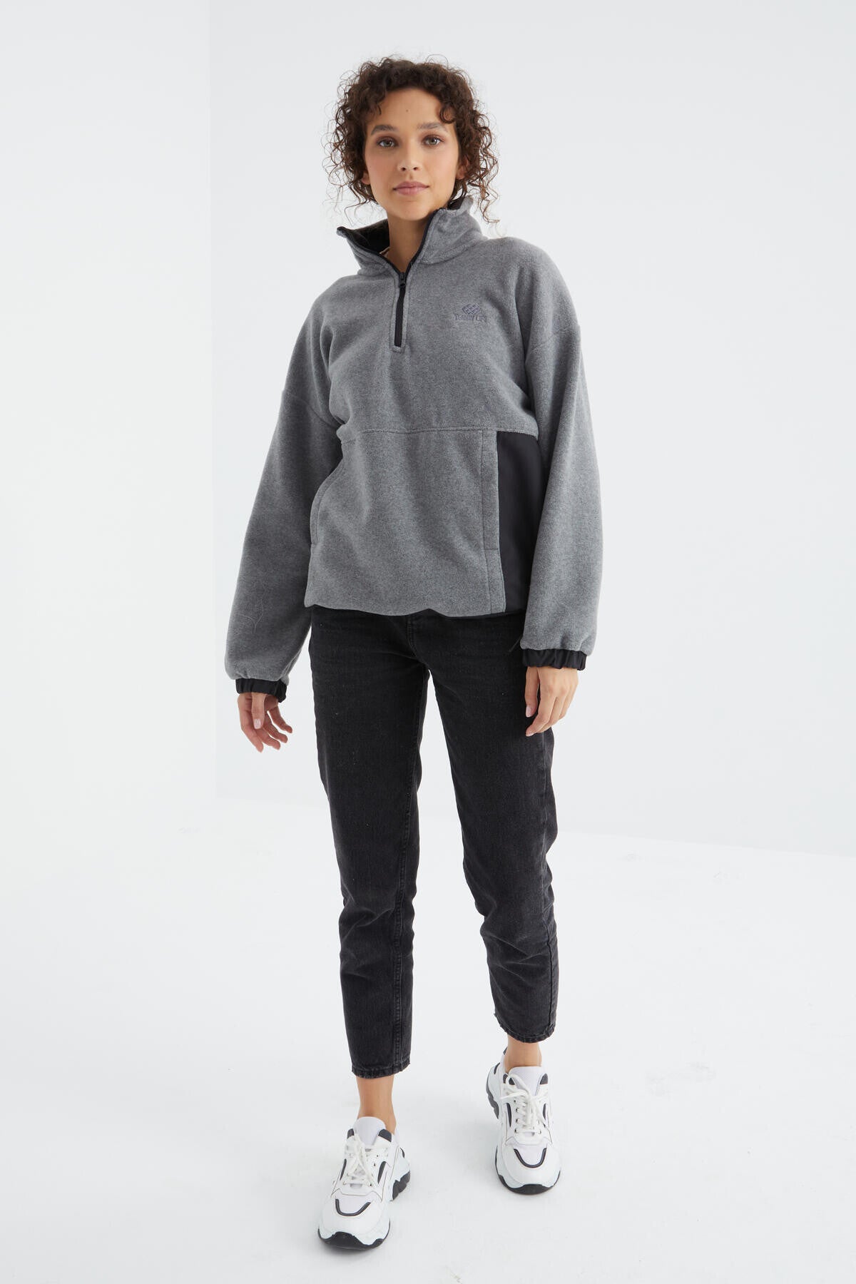 Image of Gri Melanj Yarım Fermuar Etek Ucu Büzgülü Dik Yaka  Oversize Kadın Polar Sweatshirt - 97236