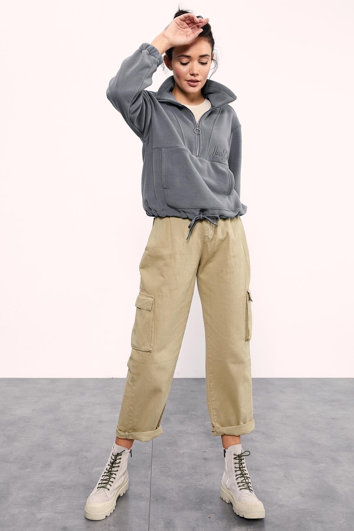 Image of Gri Melanj Yarım Fermuar Etek Ucu Büzgülü Kadın Polar Oversize Sweatshirt - 97171