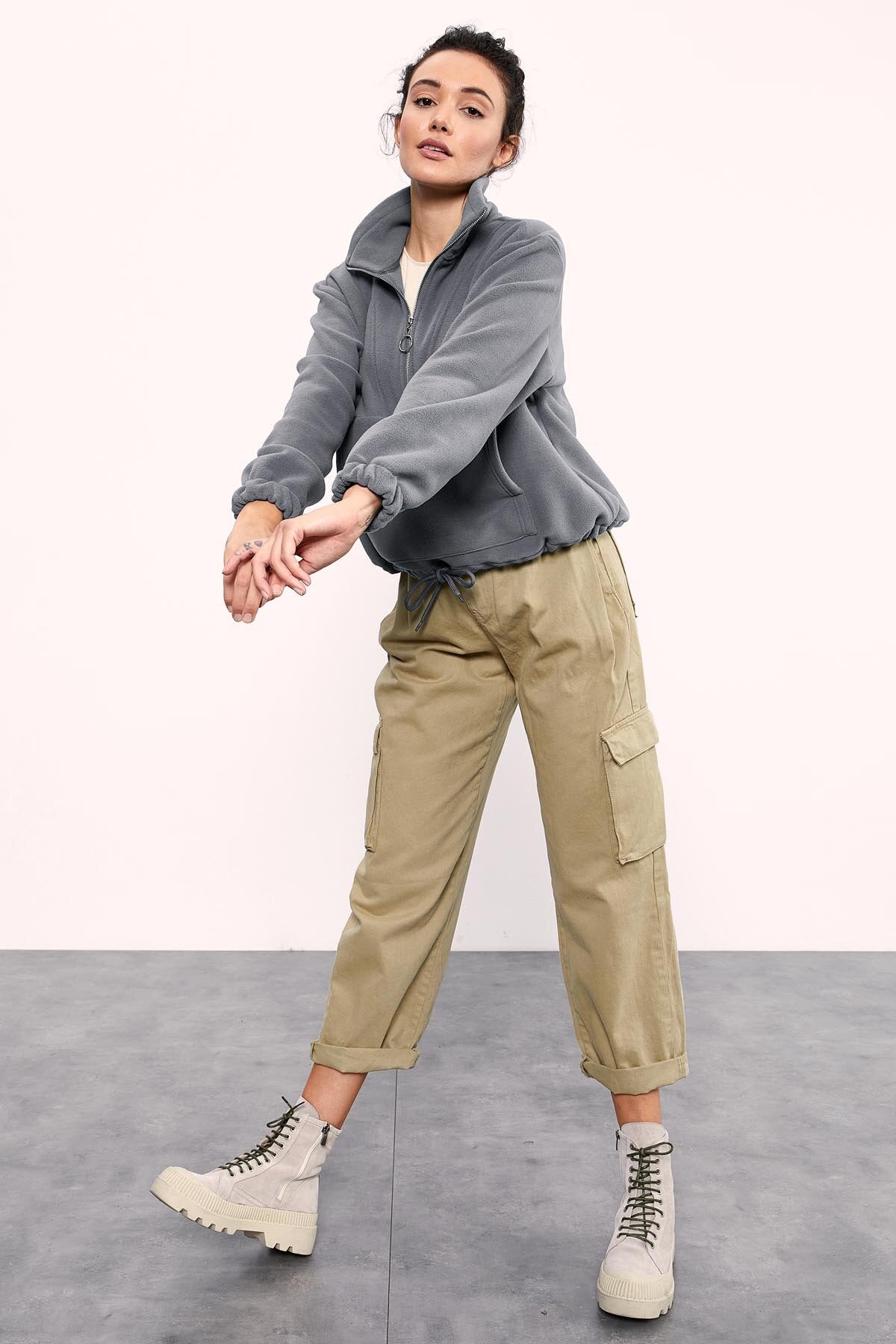 Image of Gri Melanj Yarım Fermuar Etek Ucu Büzgülü Kadın Polar Oversize Sweatshirt - 97171