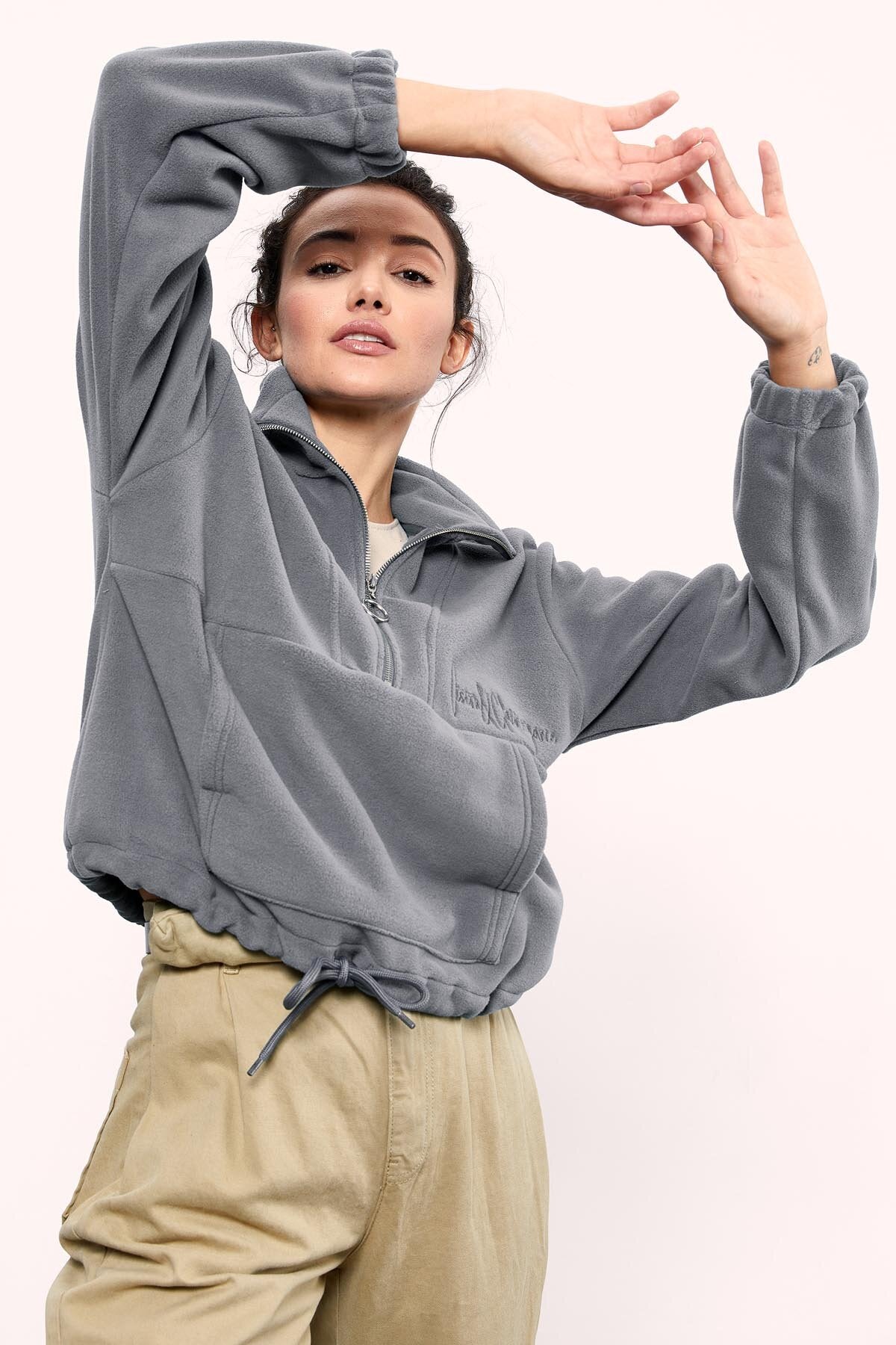 Image of Gri Melanj Yarım Fermuar Etek Ucu Büzgülü Kadın Polar Oversize Sweatshirt - 97171