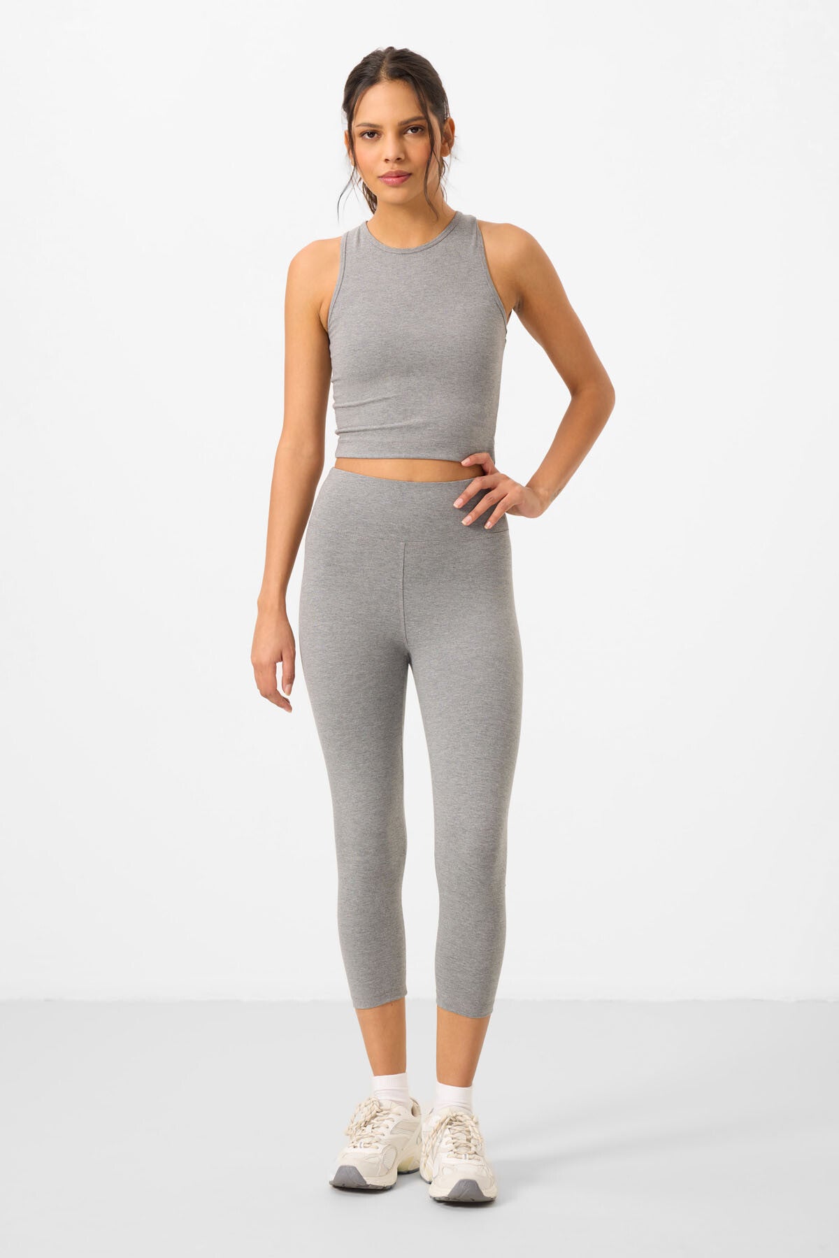 Image of Gri Melanj Yüksek Bel Kapri-Crop Atlet Slim Fit Kadın Tayt Takım - 95284