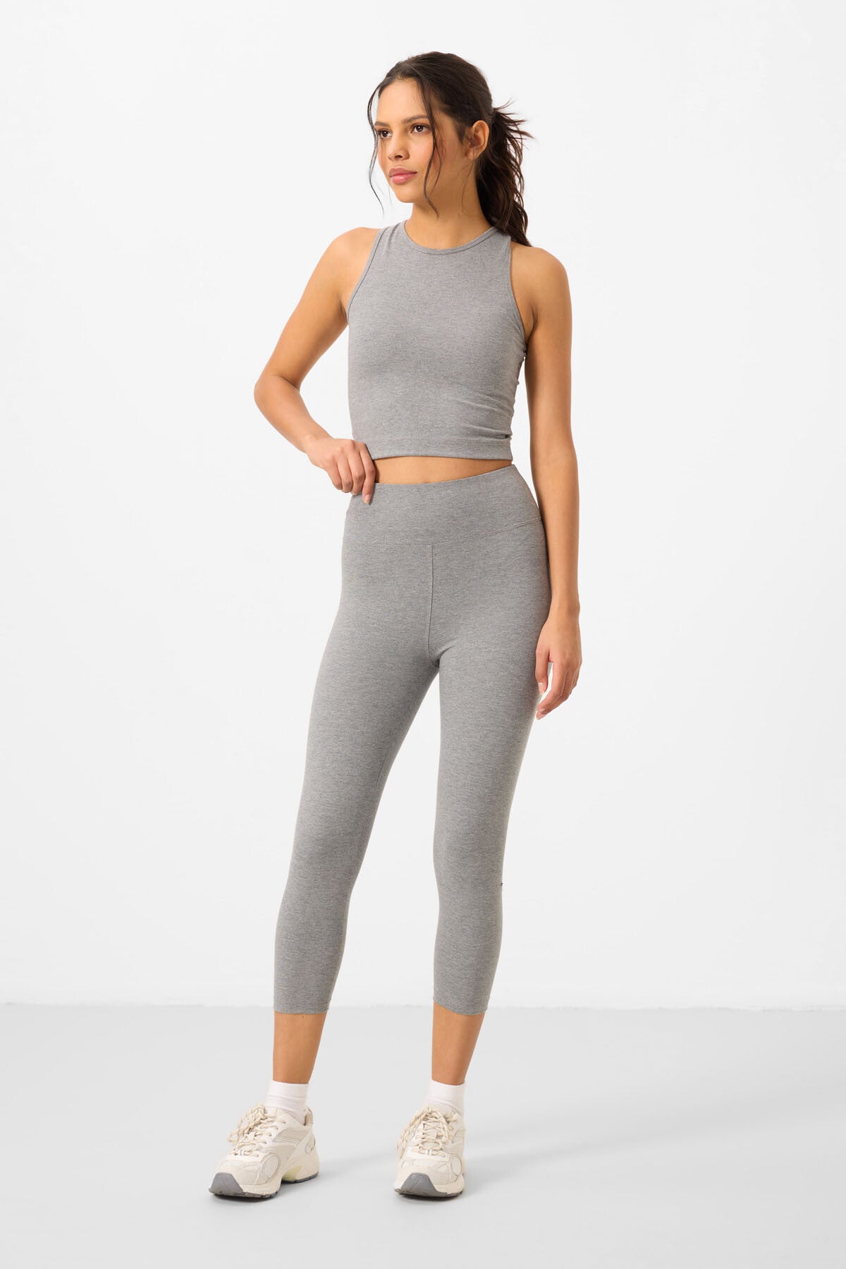 Image of Gri Melanj Yüksek Bel Kapri-Crop Atlet Slim Fit Kadın Tayt Takım - 95284