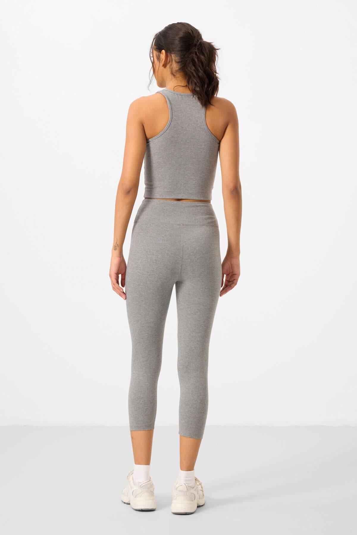 Image of Gri Melanj Yüksek Bel Kapri-Crop Atlet Slim Fit Kadın Tayt Takım - 95284