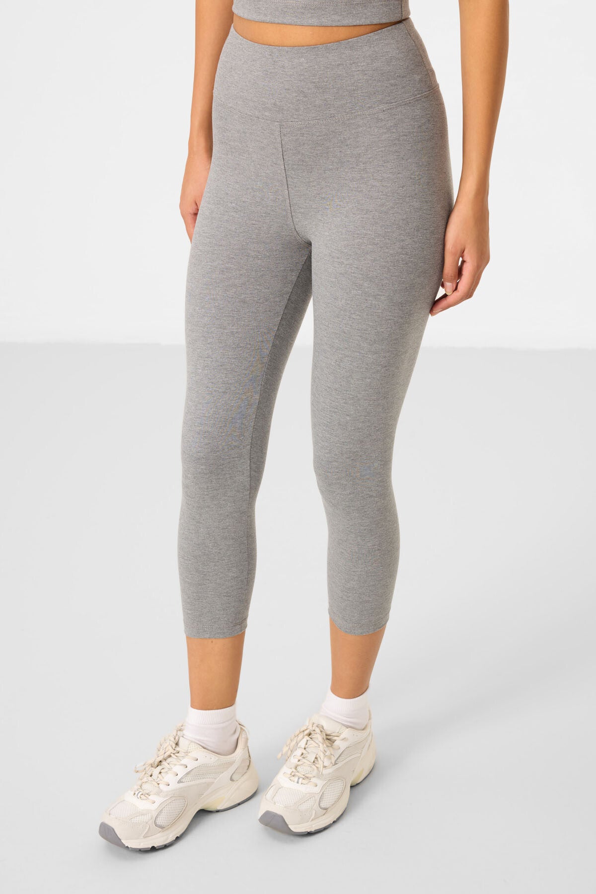 Image of Gri Melanj Yüksek Bel Kapri-Crop Atlet Slim Fit Kadın Tayt Takım - 95284