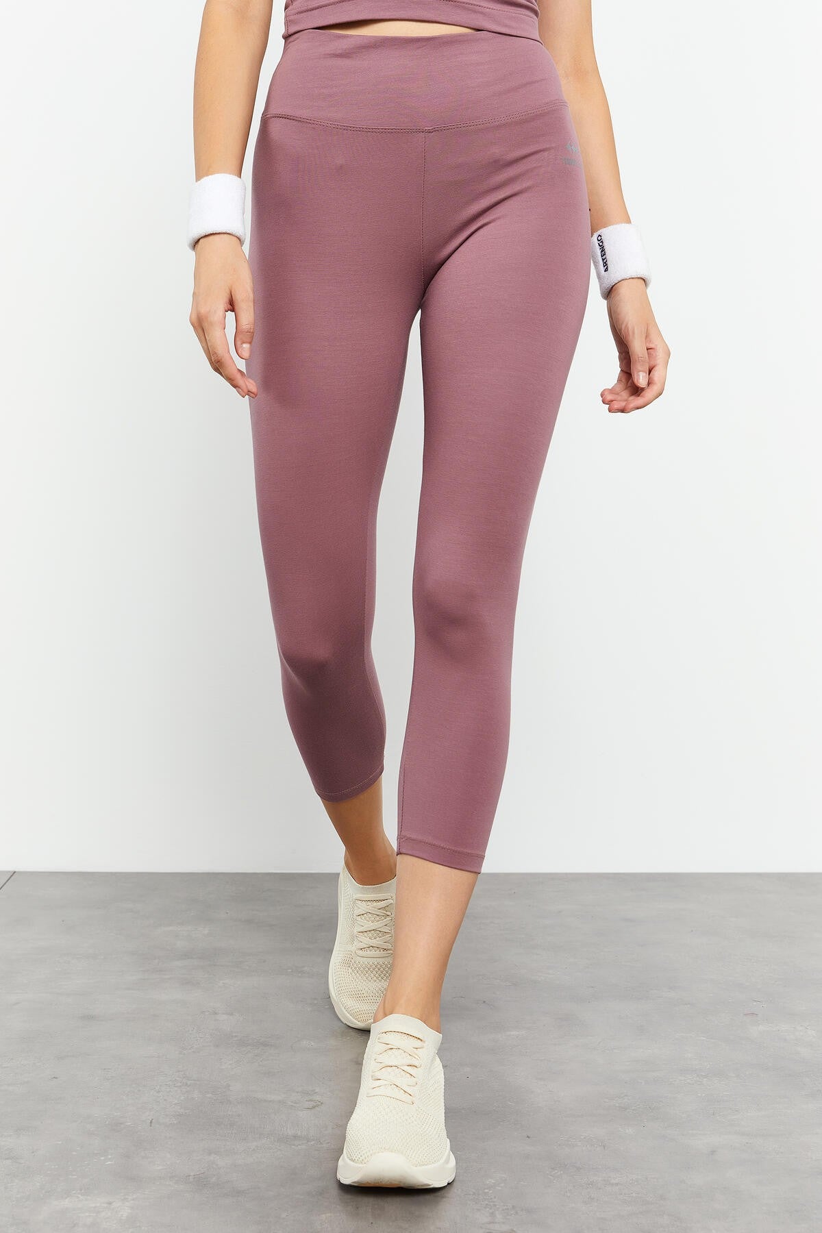 Image of Gül Kurusu Yüksek Bel Kapri-Crop Atlet Slim Fit Kadın Tayt Takım - 95284