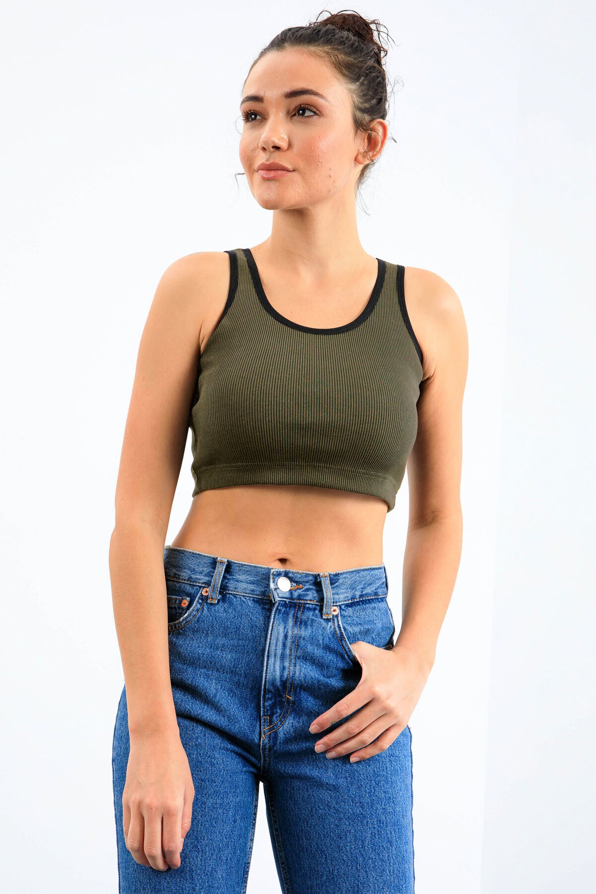 Image of Haki Basic Sıfır Kol Dar Kalıp U Yaka Kadın Crop Top Atlet - 97160