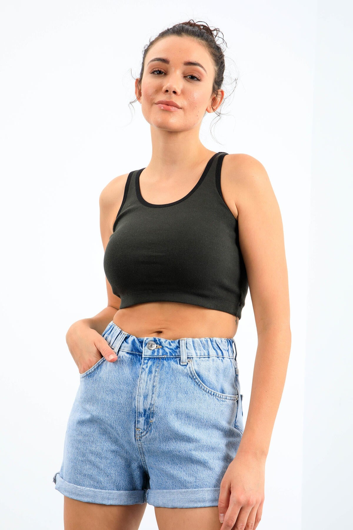 Image of Haki Basic Sıfır Kol Dar Kalıp U Yaka Kadın Crop Top Atlet - 97162
