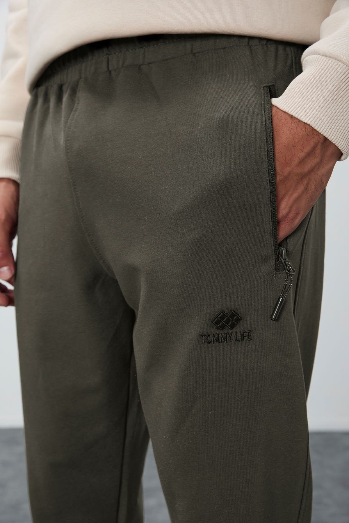 Image of Haki Fermuar Cepli Standart Kalıp Jogger Erkek Eşofman Alt - 84651