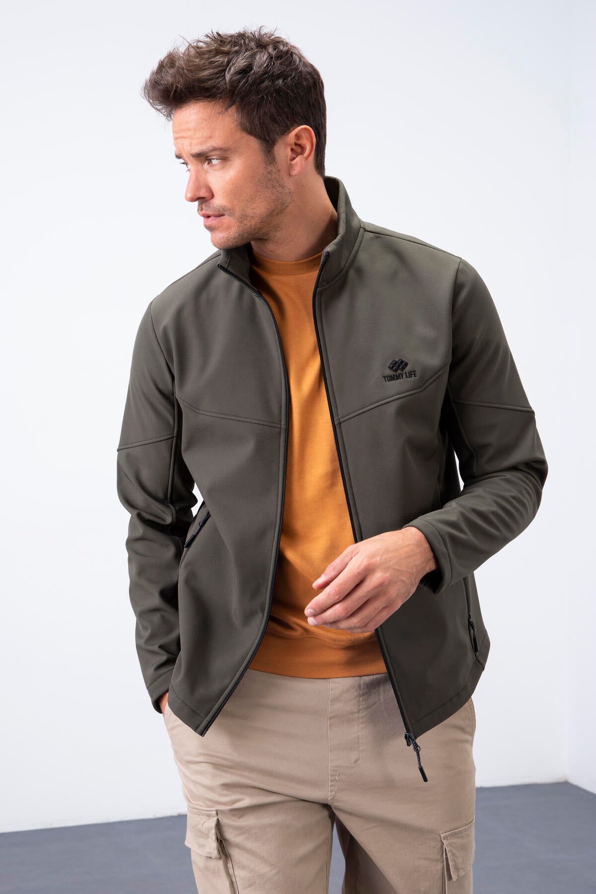 Image of Haki Fermuarlı Dik Yaka Su ve Rüzgar Geçirmez Softshell Erkek Mont - 88050