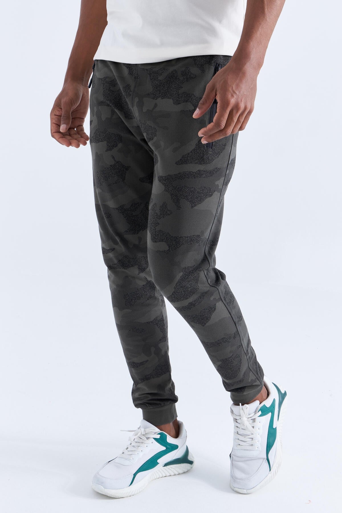 Image of Haki Kamuflaj Desenli Dar Kalıp  Jogger Erkek Eşofman Alt - 84754