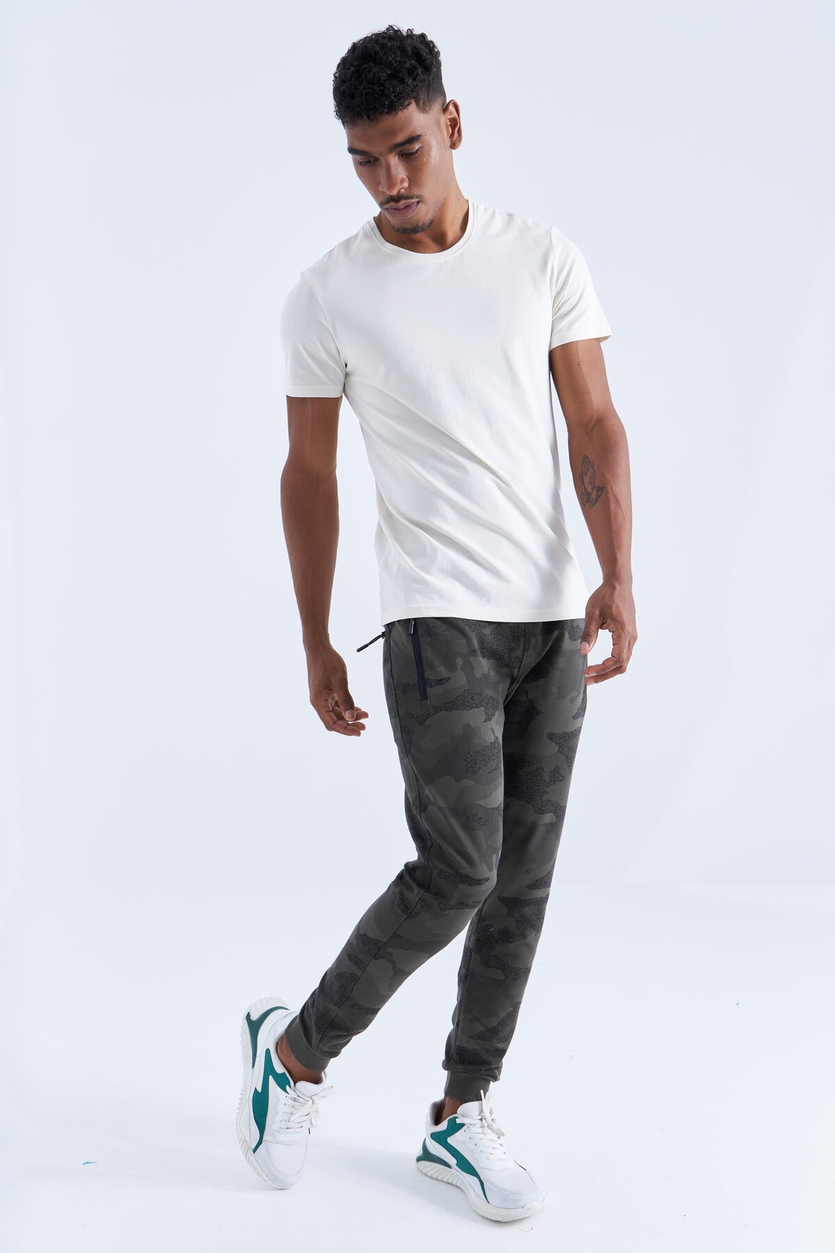 Image of Haki Kamuflaj Desenli Dar Kalıp  Jogger Erkek Eşofman Alt - 84754