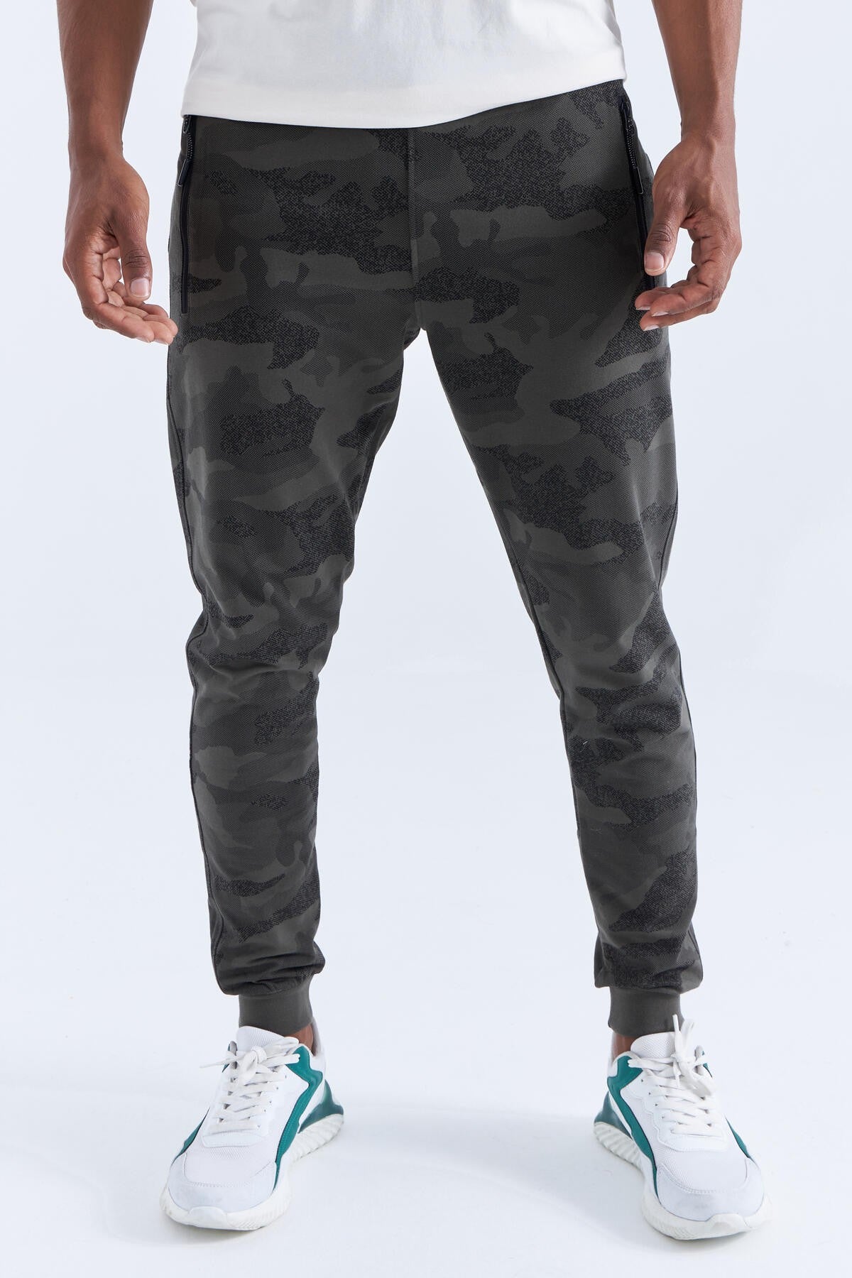 Image of Haki Kamuflaj Desenli Dar Kalıp  Jogger Erkek Eşofman Alt - 84754