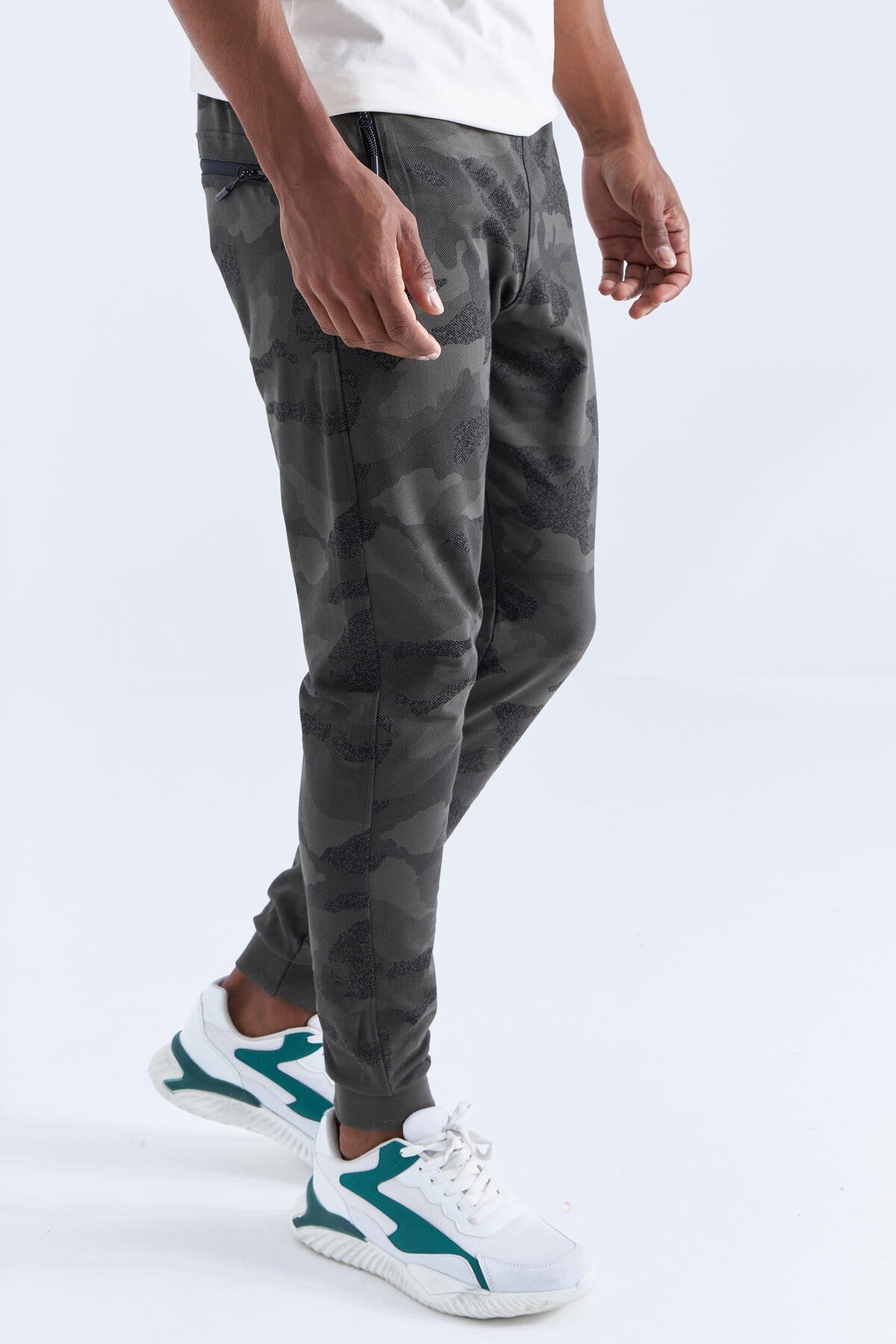 Image of Haki Kamuflaj Desenli Dar Kalıp  Jogger Erkek Eşofman Alt - 84754