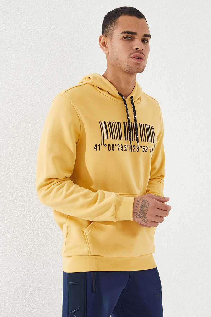 Image of Hardal Nakışlı Kanguru Cep Standart Kalıp Kapüşonlu Erkek Sweatshirt - 87839