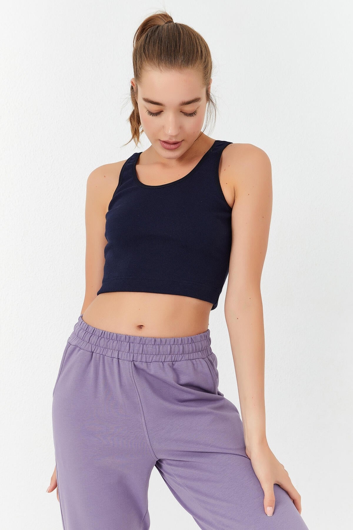 Image of İndigo Basic Sıfır Kol Dar Kalıp U Yaka Kadın Crop Top Atlet - 97160