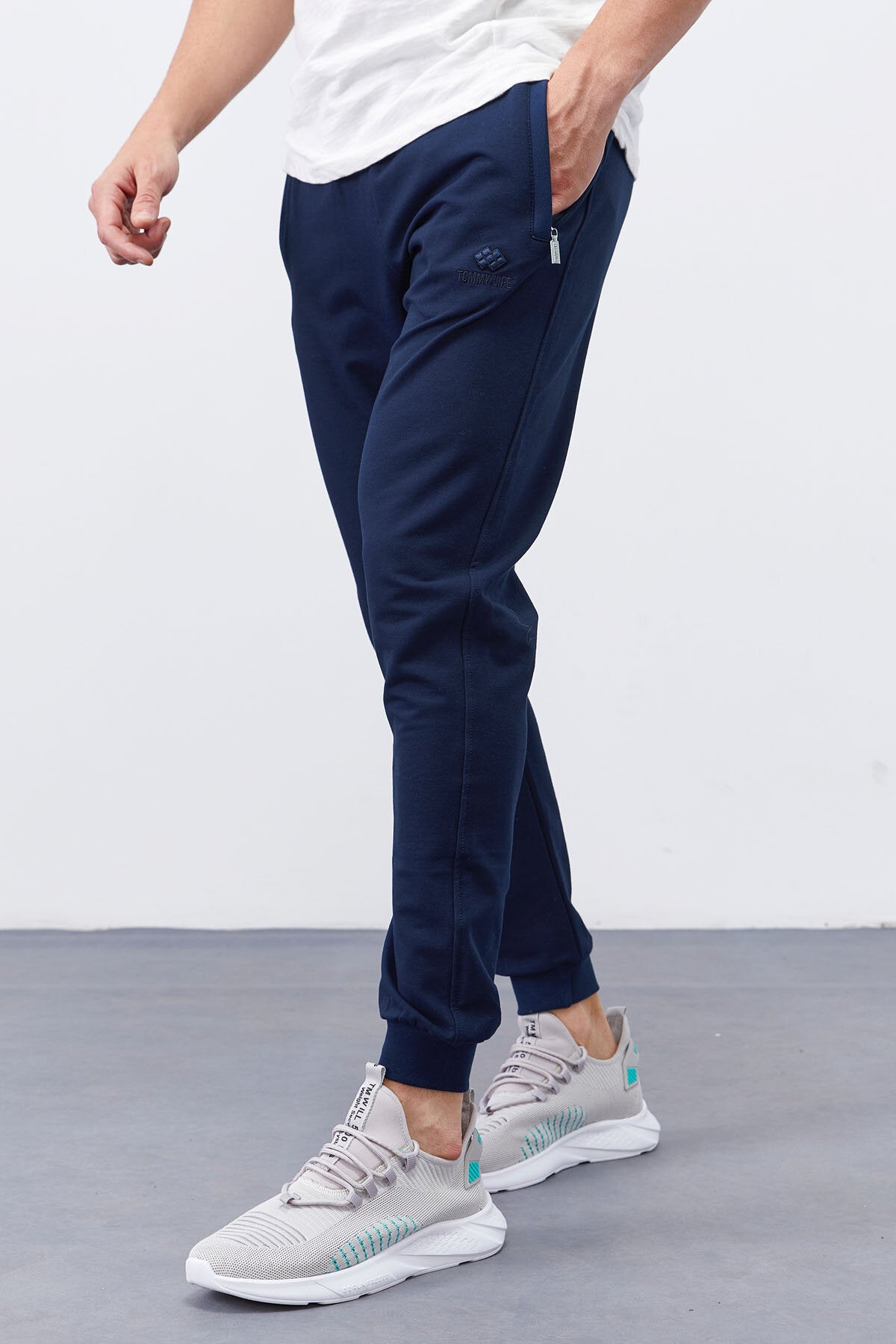 Image of İndigo Fermuar Cepli Dar Kalıp  Jogger Erkek Eşofman Alt - 84343