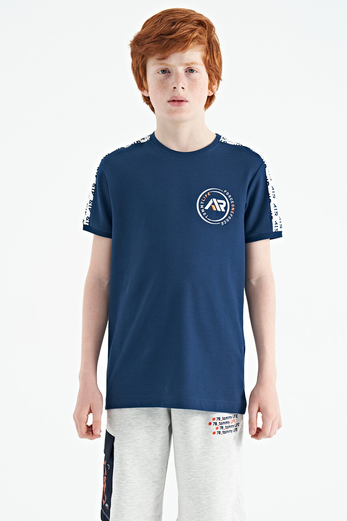 Image of Tricou băieți cu guler rotund, croială standard, cu imprimeu indigo pe umeri - 11121