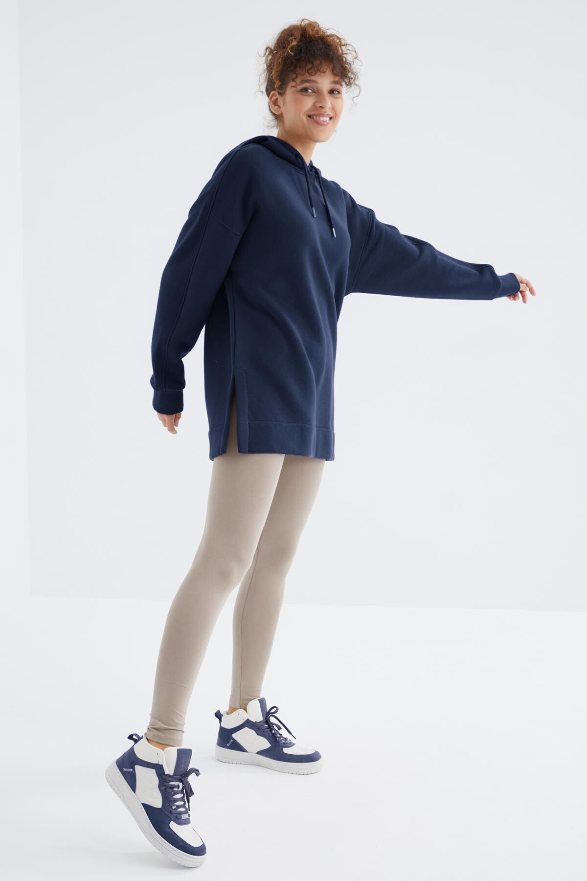 Image of Hanorac Indigo cu mânecă raglan, stil basic, cu glugă, supradimensionat - tunică - 97242