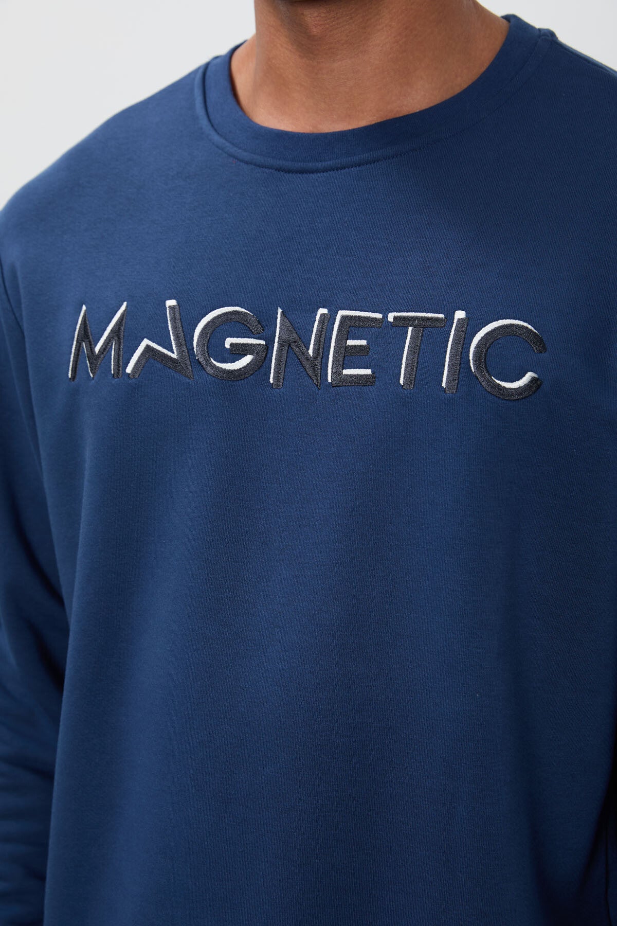 Image of İndigo Yazı Nakışlı O Yaka Rahat Form İçi Polarlı Erkek Sweatshirt - 88020