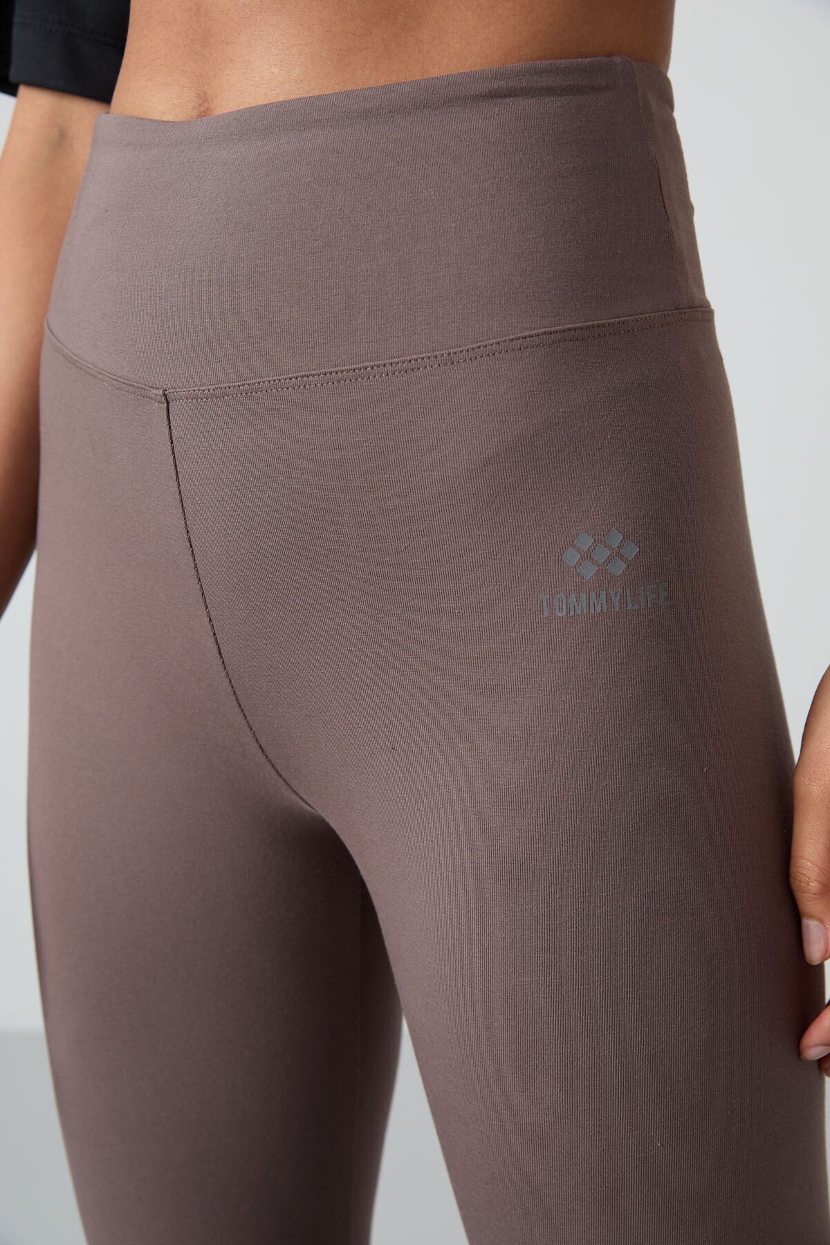 Image of Kahverengi Yüksek Bel Toparlayıcı Slim Fit Dar Paça Kadın Tayt - 94011