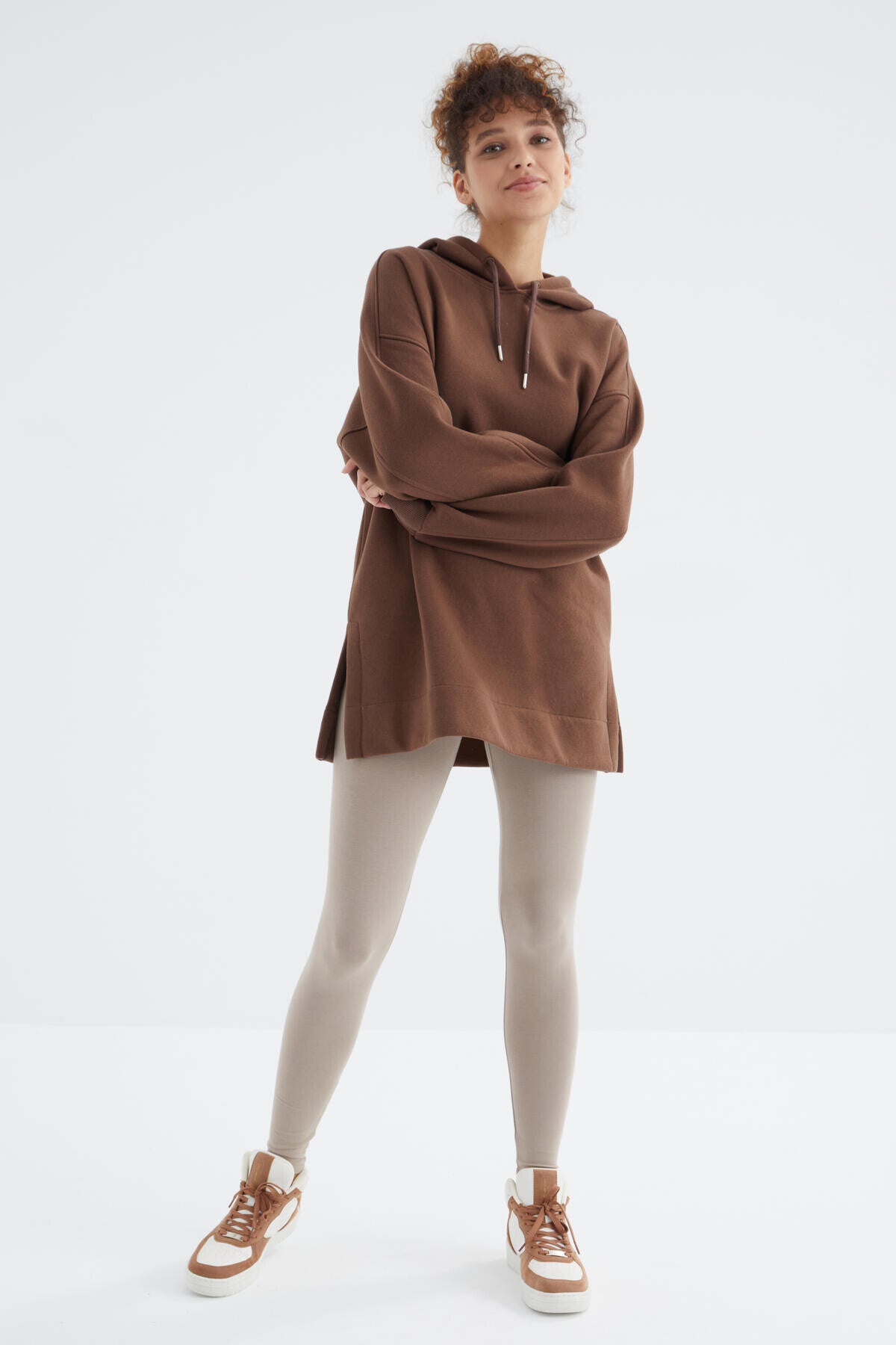 Image of Kahverengi Reglan Kol Basic Kapüşonlu Oversize Sweatshirt Tunik - 97242