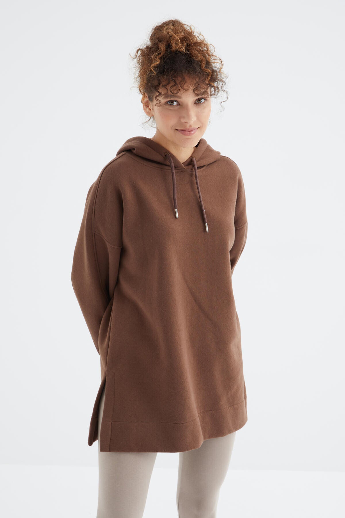 Image of Kahverengi Reglan Kol Basic Kapüşonlu Oversize Sweatshirt Tunik - 97242