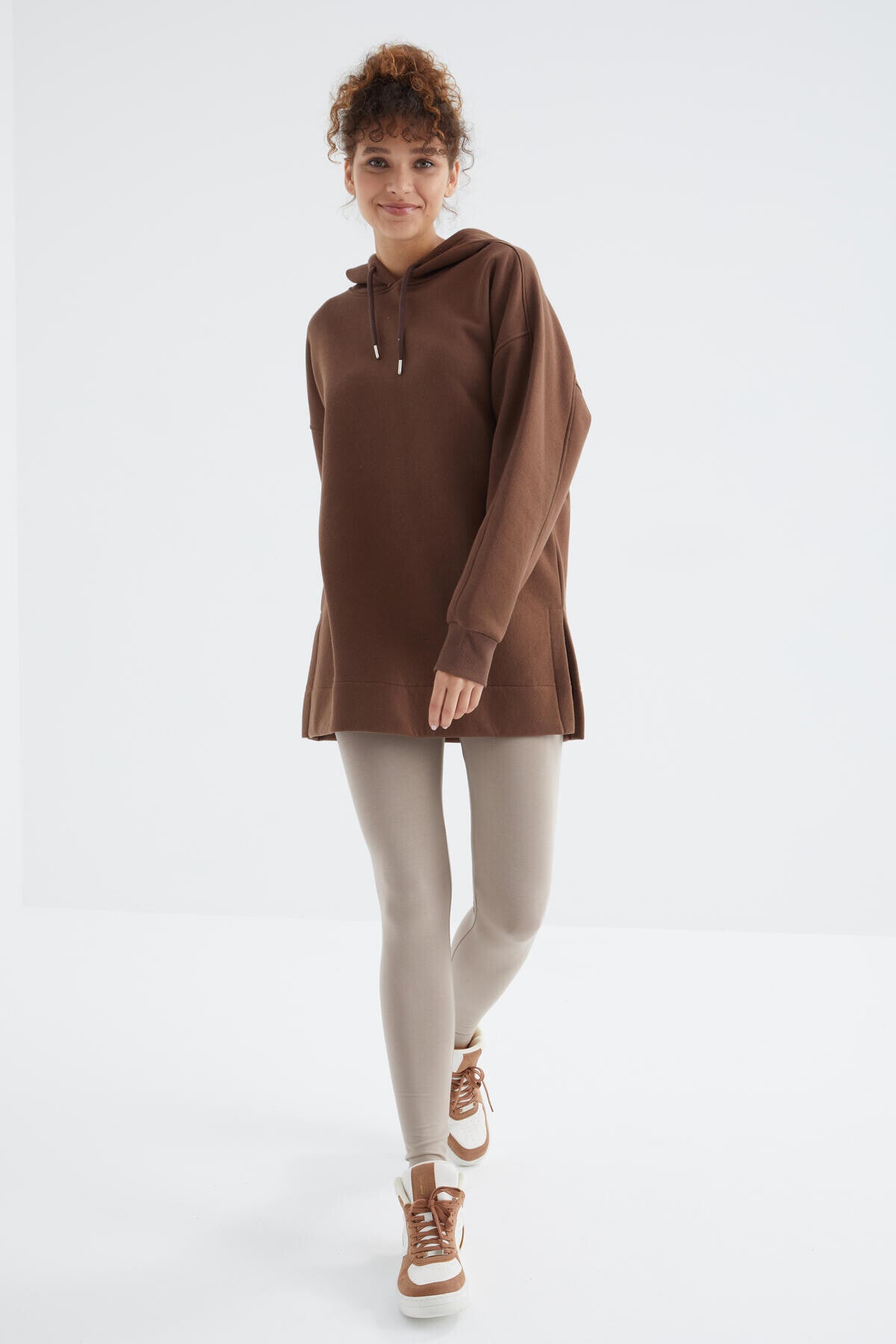 Image of Kahverengi Reglan Kol Basic Kapüşonlu Oversize Sweatshirt Tunik - 97242