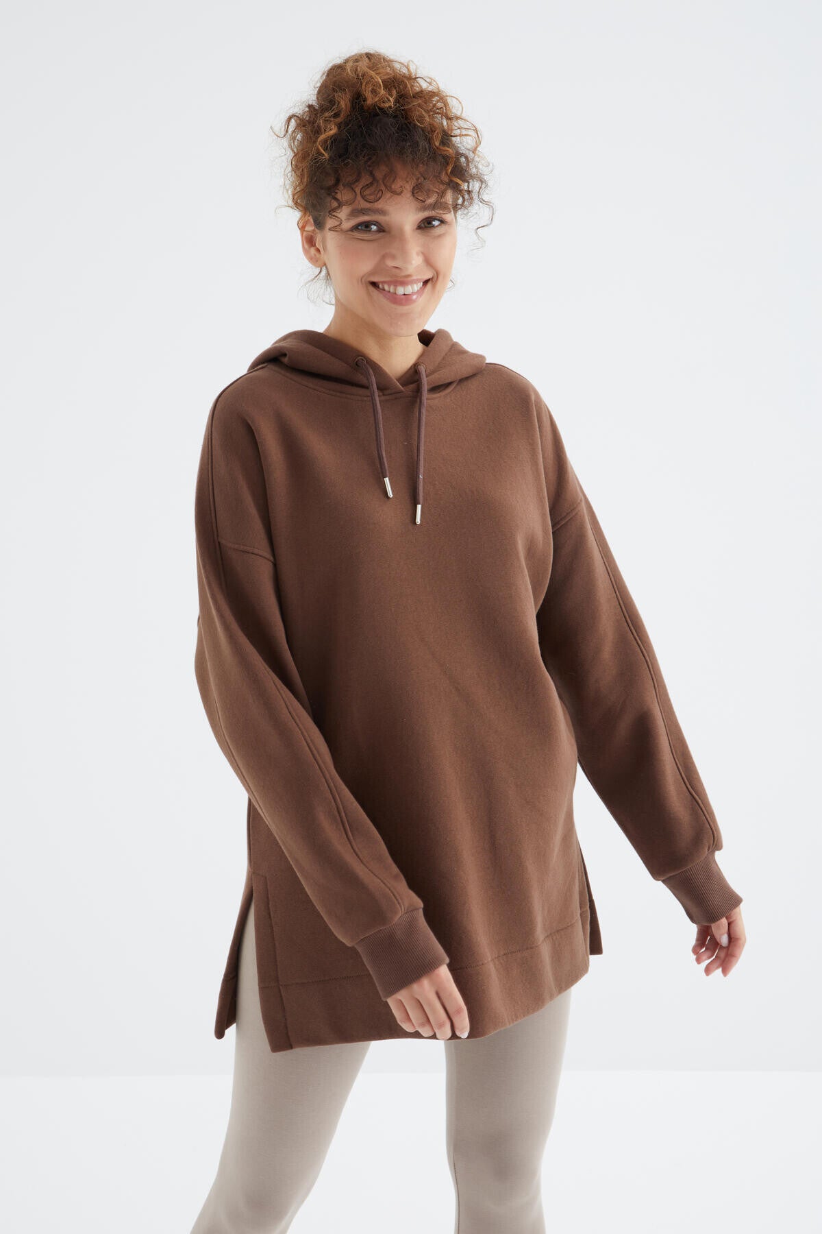 Image of Kahverengi Reglan Kol Basic Kapüşonlu Oversize Sweatshirt Tunik - 97242