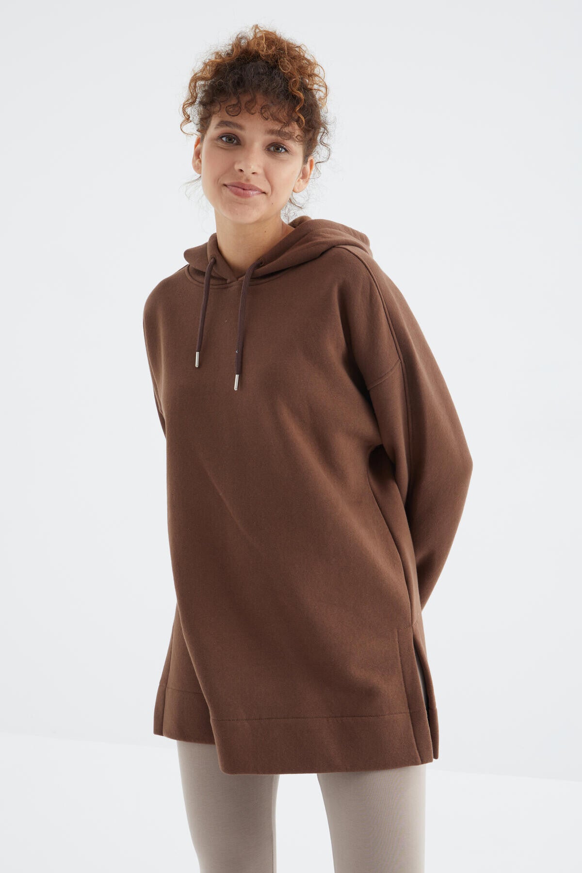 Image of Kahverengi Reglan Kol Basic Kapüşonlu Oversize Sweatshirt Tunik - 97242