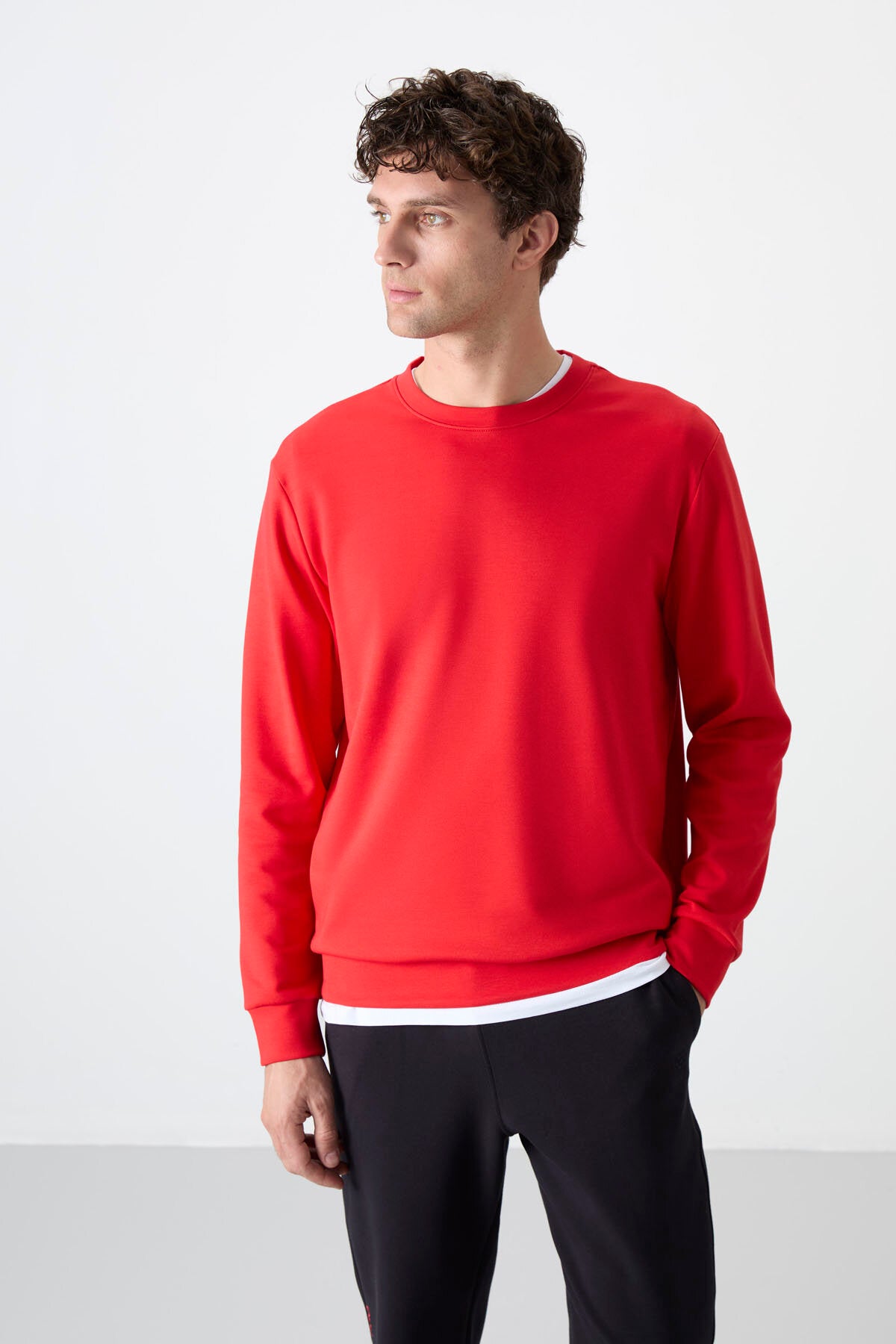 Image of Kırmızı Basic O Yaka Rahat Form Erkek Sweatshirt - 88053