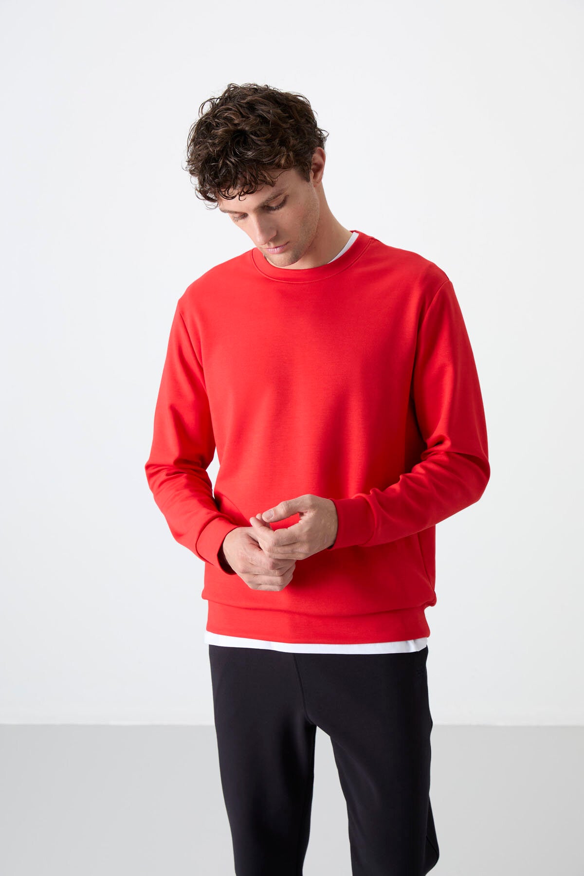 Image of Kırmızı Basic O Yaka Rahat Form Erkek Sweatshirt - 88053