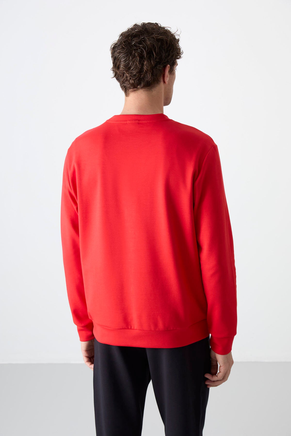 Image of Kırmızı Basic O Yaka Rahat Form Erkek Sweatshirt - 88053