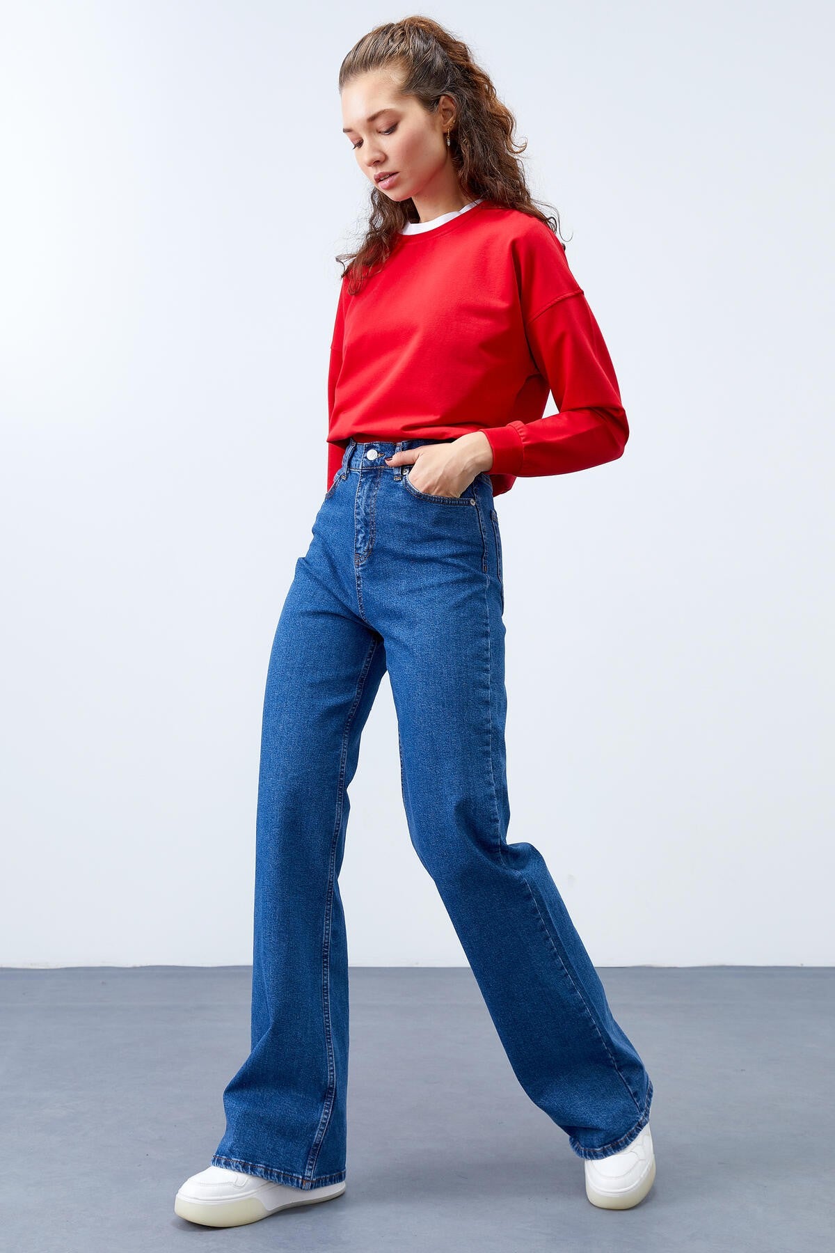 Image of Kırmızı Basic Rahat Form O Yaka Kadın Sweatshirt - 97114