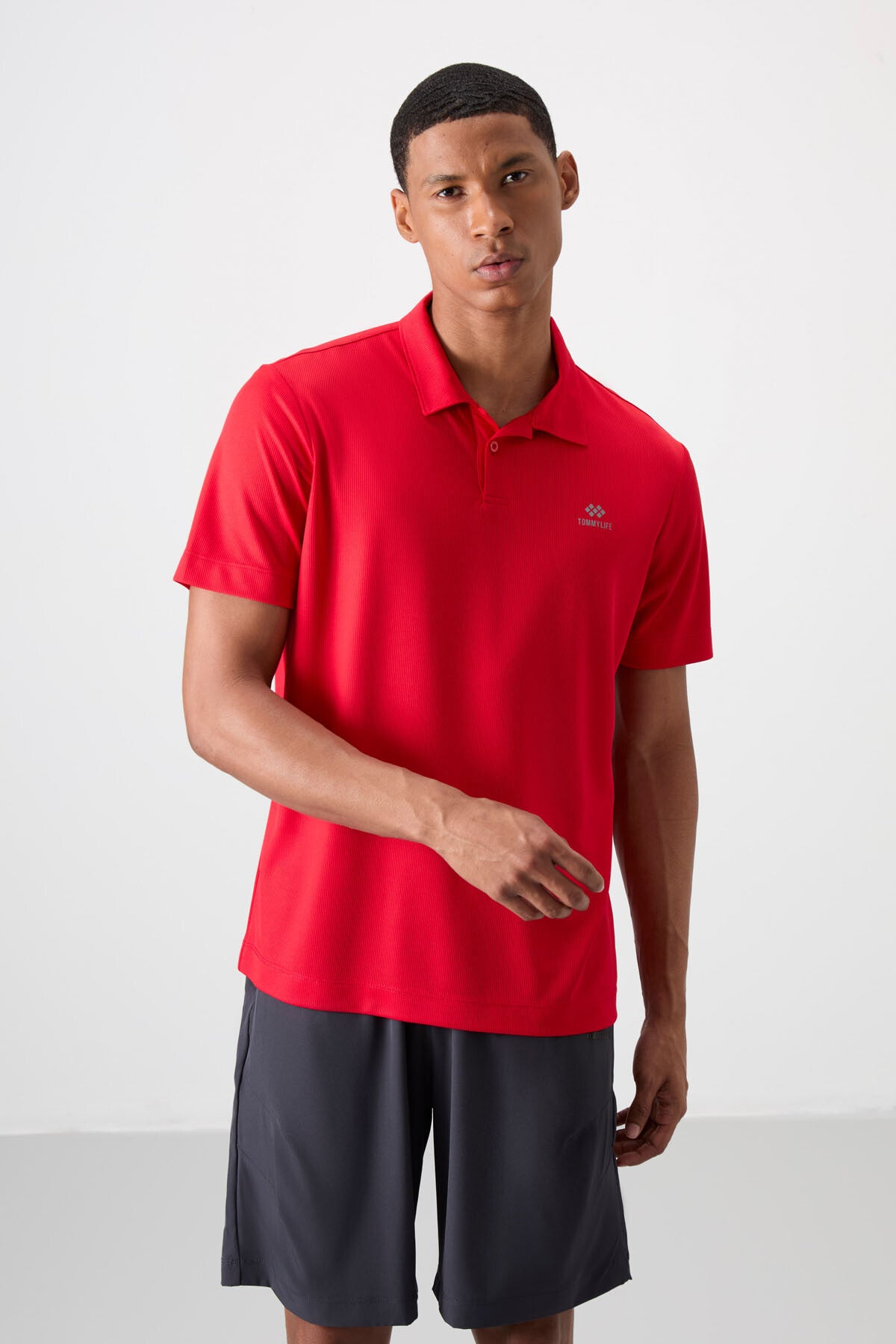 Image of Kırmızı Logo Baskılı Standart Kalıp Polo Yaka Aktif Spor Erkek T-Shirt - 88252