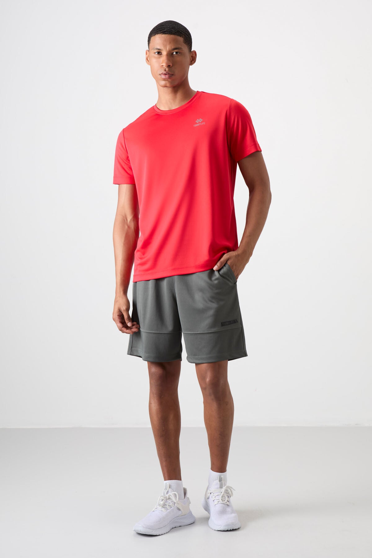 Image of Kırmızı O Yaka Standart Kalıp Logo Desenli Aktif Spor Erkek T-Shirt  - 88255