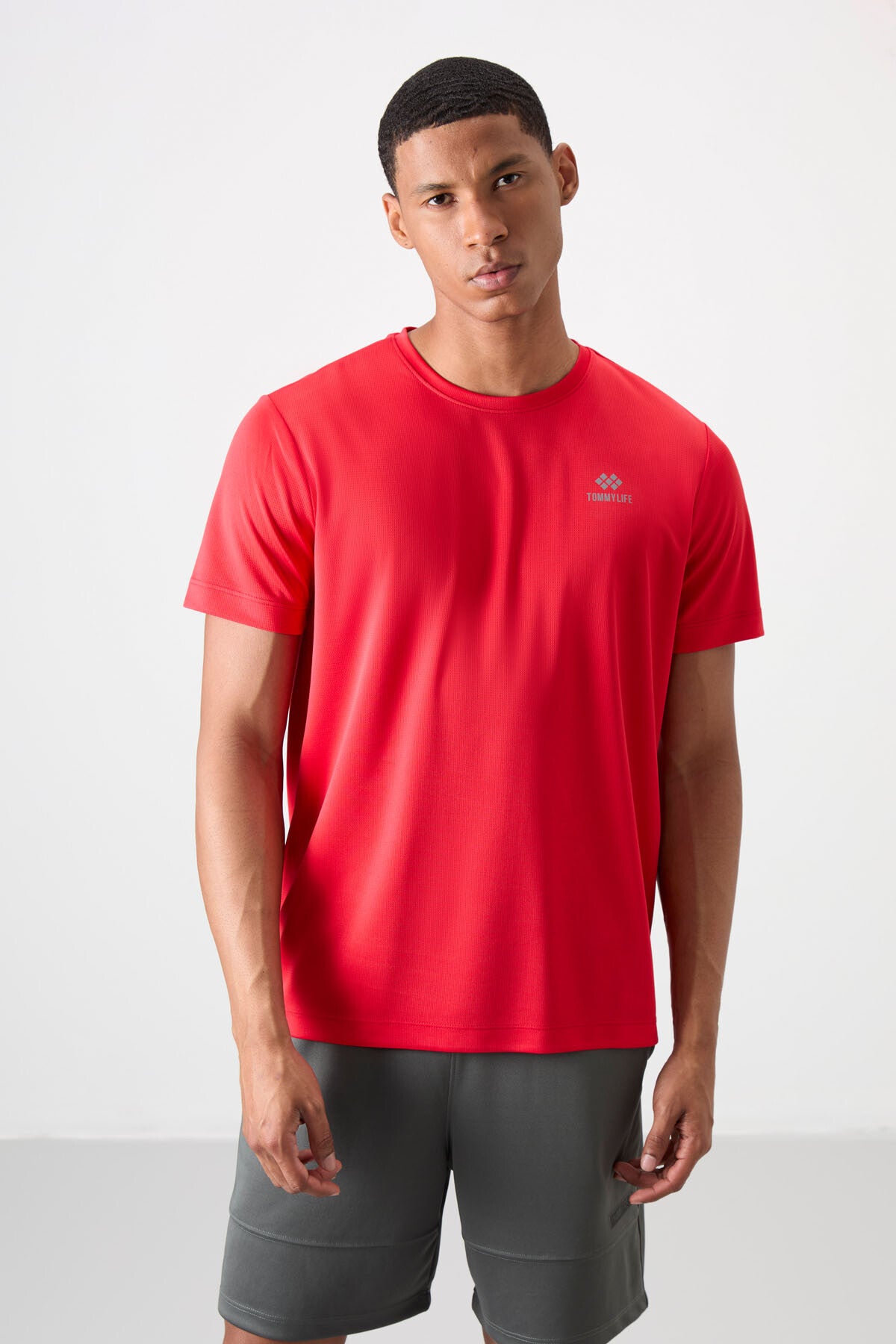 Image of Kırmızı O Yaka Standart Kalıp Logo Desenli Aktif Spor Erkek T-Shirt  - 88255