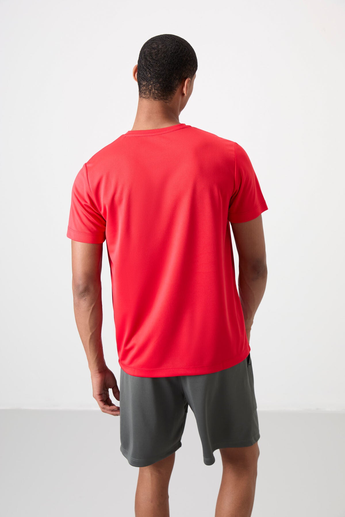 Image of Kırmızı O Yaka Standart Kalıp Logo Desenli Aktif Spor Erkek T-Shirt  - 88255