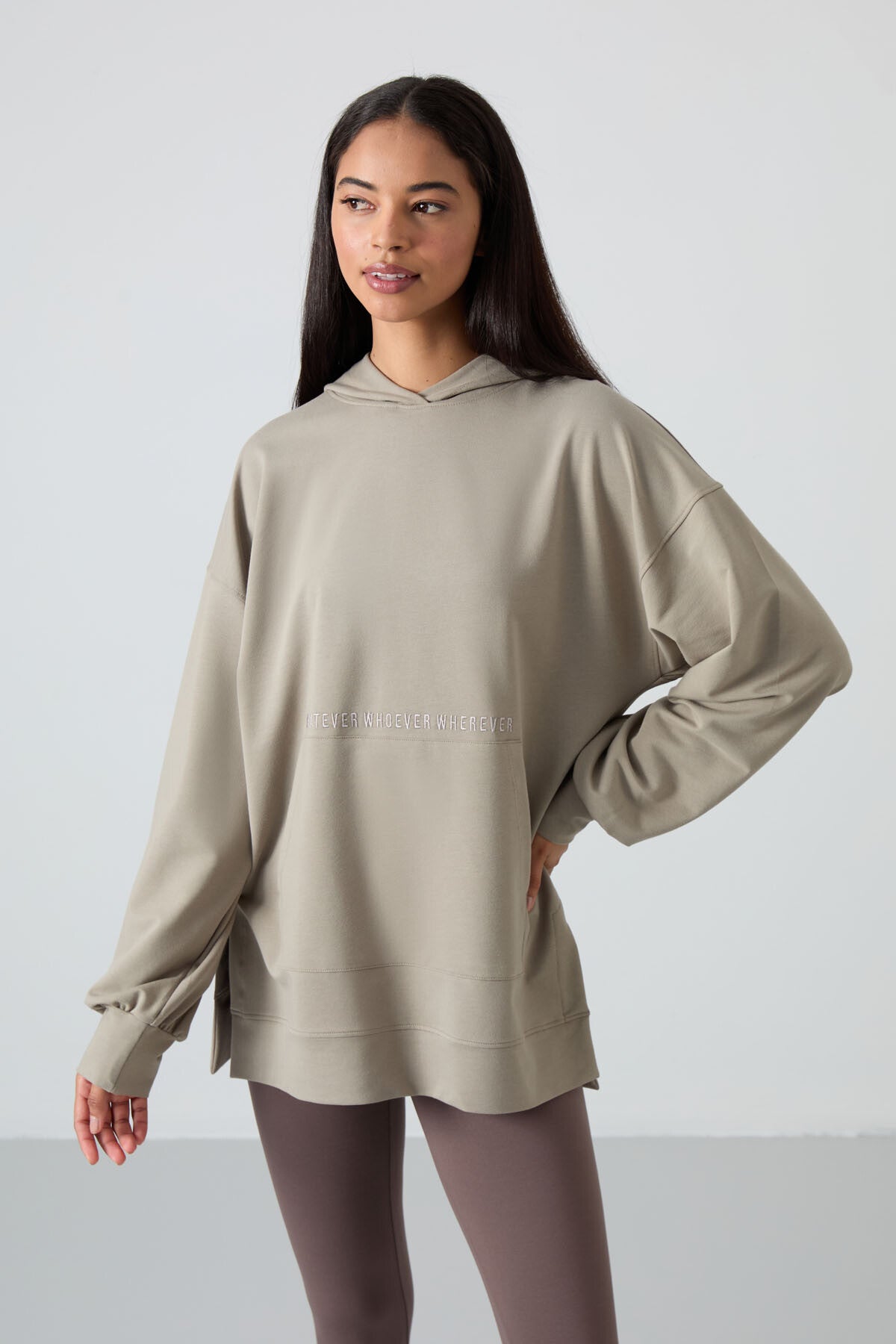 Image of Koyu Bej Balon Kol Yazı Nakışlı Kadın Oversize Tunik Sweatshirt - 97163
