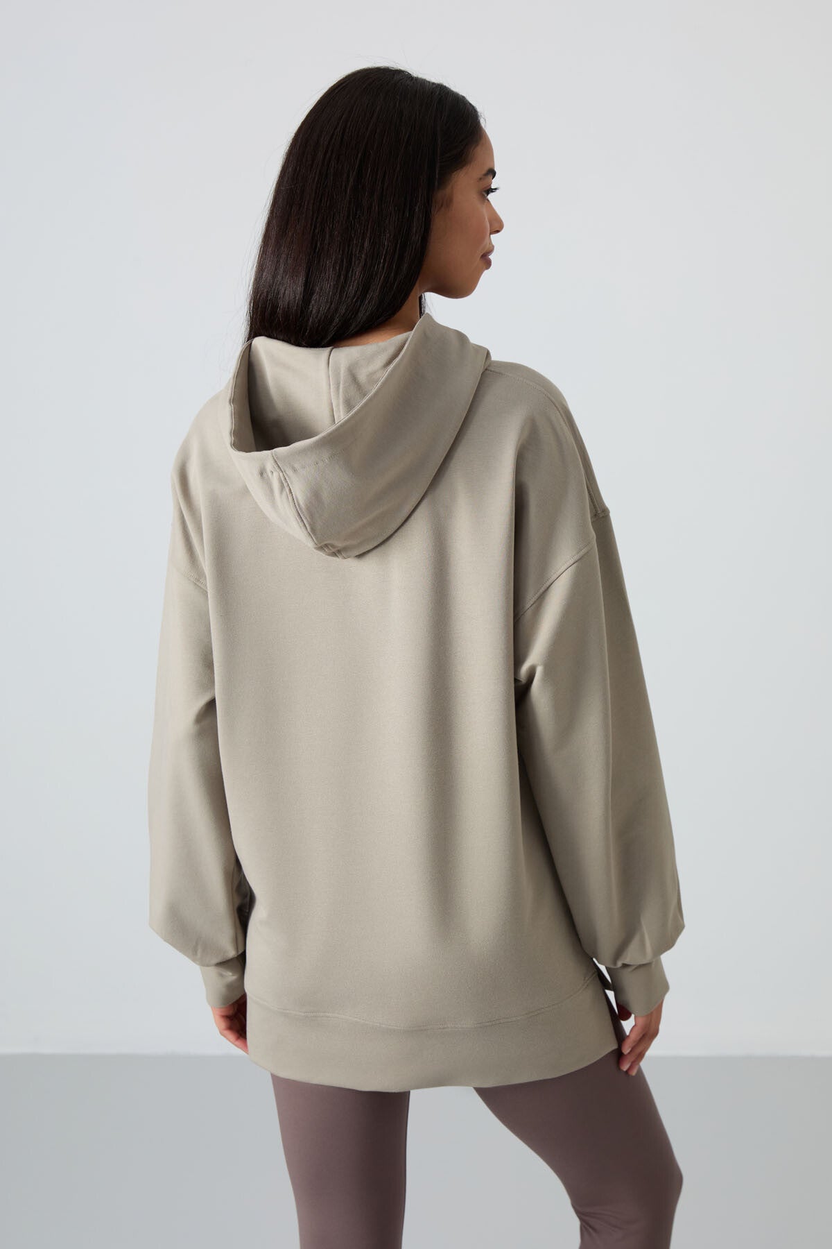 Image of Koyu Bej Balon Kol Yazı Nakışlı Kadın Oversize Tunik Sweatshirt - 97163