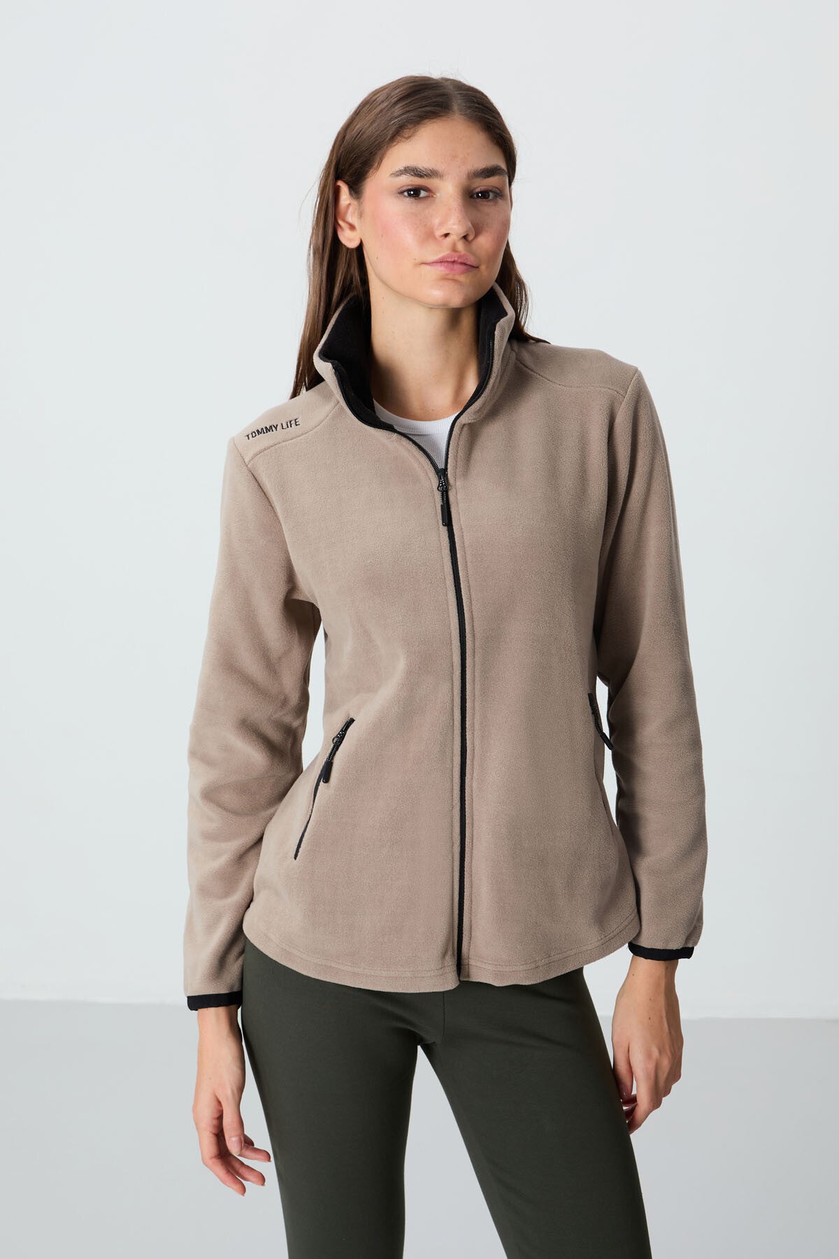 Image of Koyu Bej Dik Yaka Fermuarlı Rahat Form Kadın Polar Sweatshirt - 97173